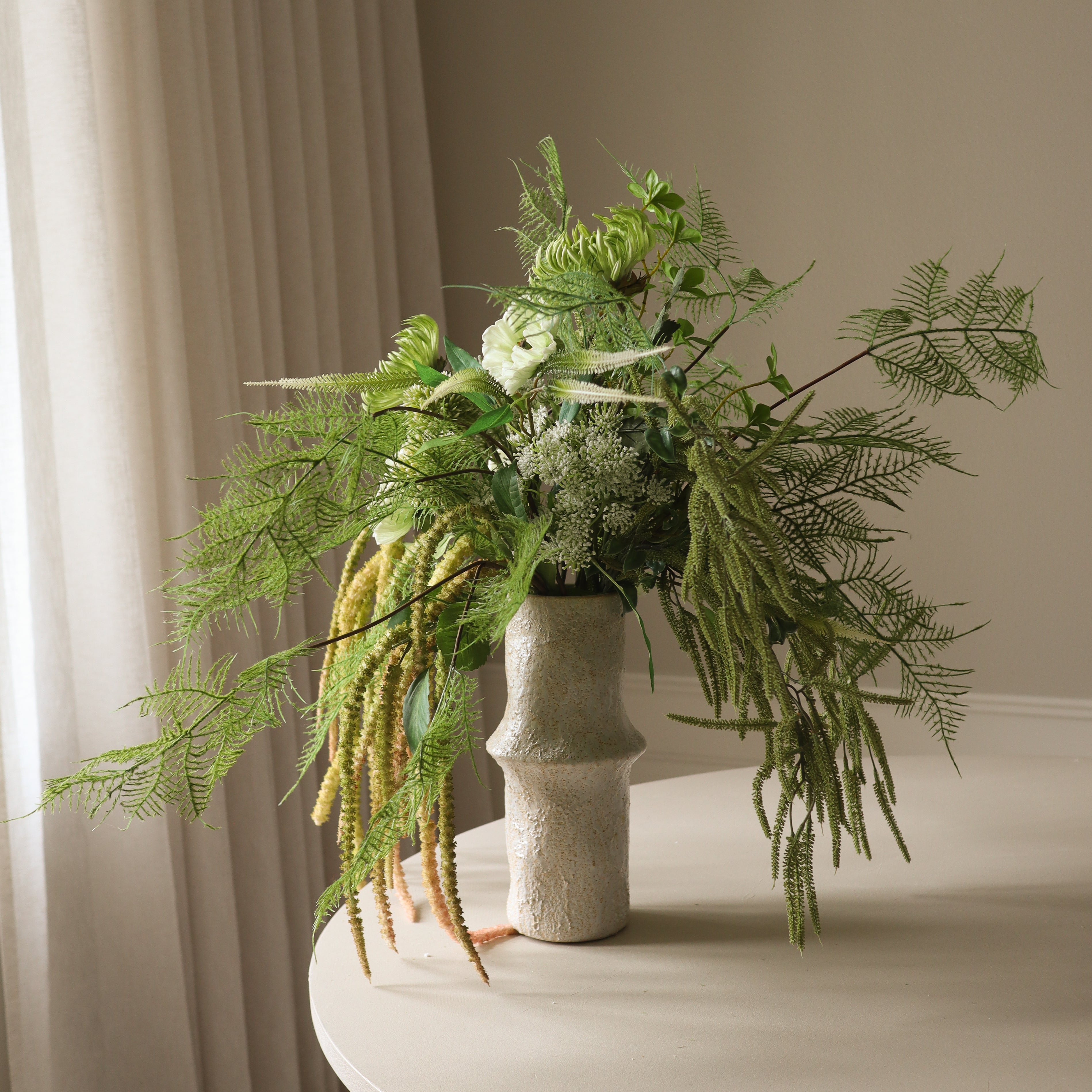 Botanic Poise — kunstbloemen boeket van Botane, detailfoto 3