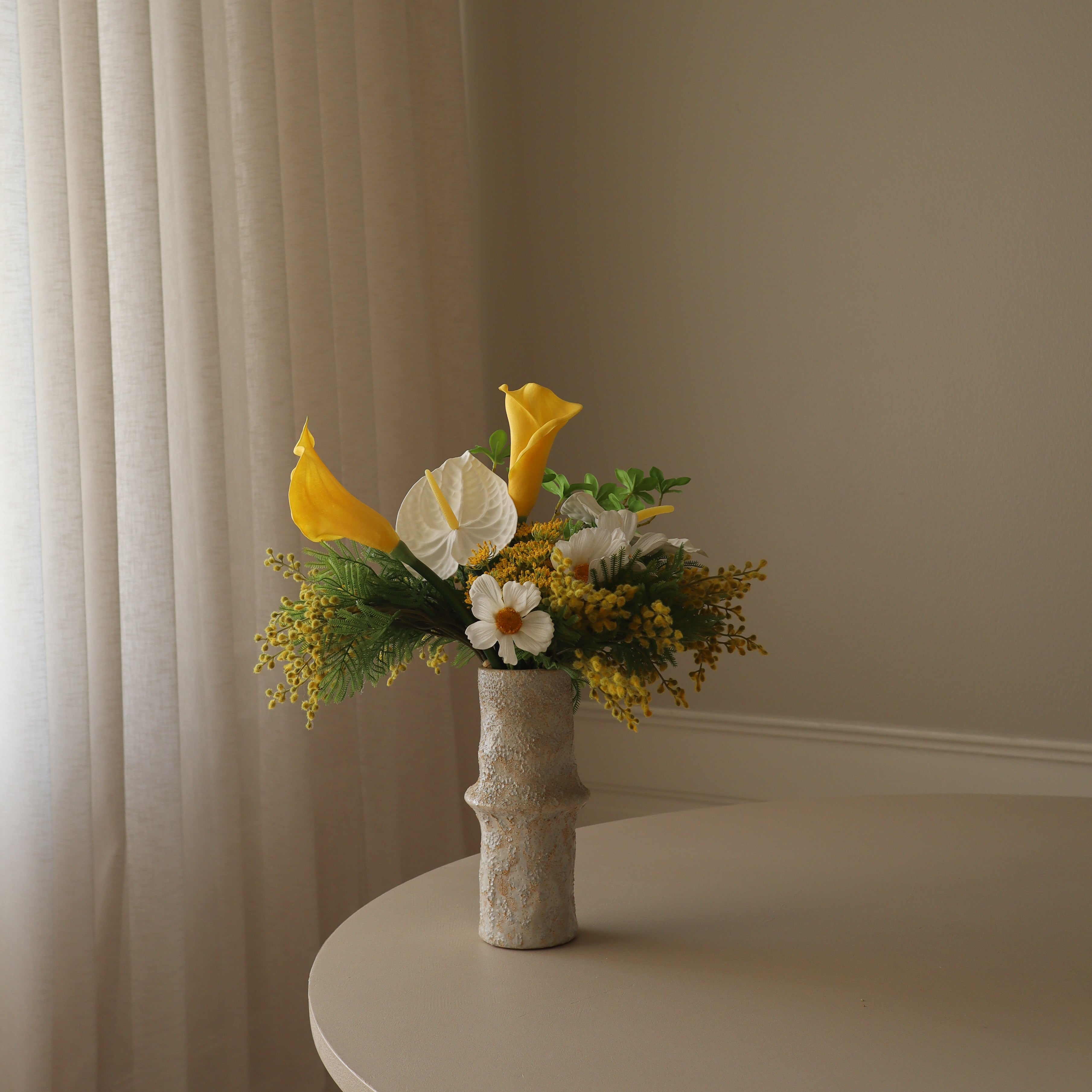 Mimosa Breeze met vaas