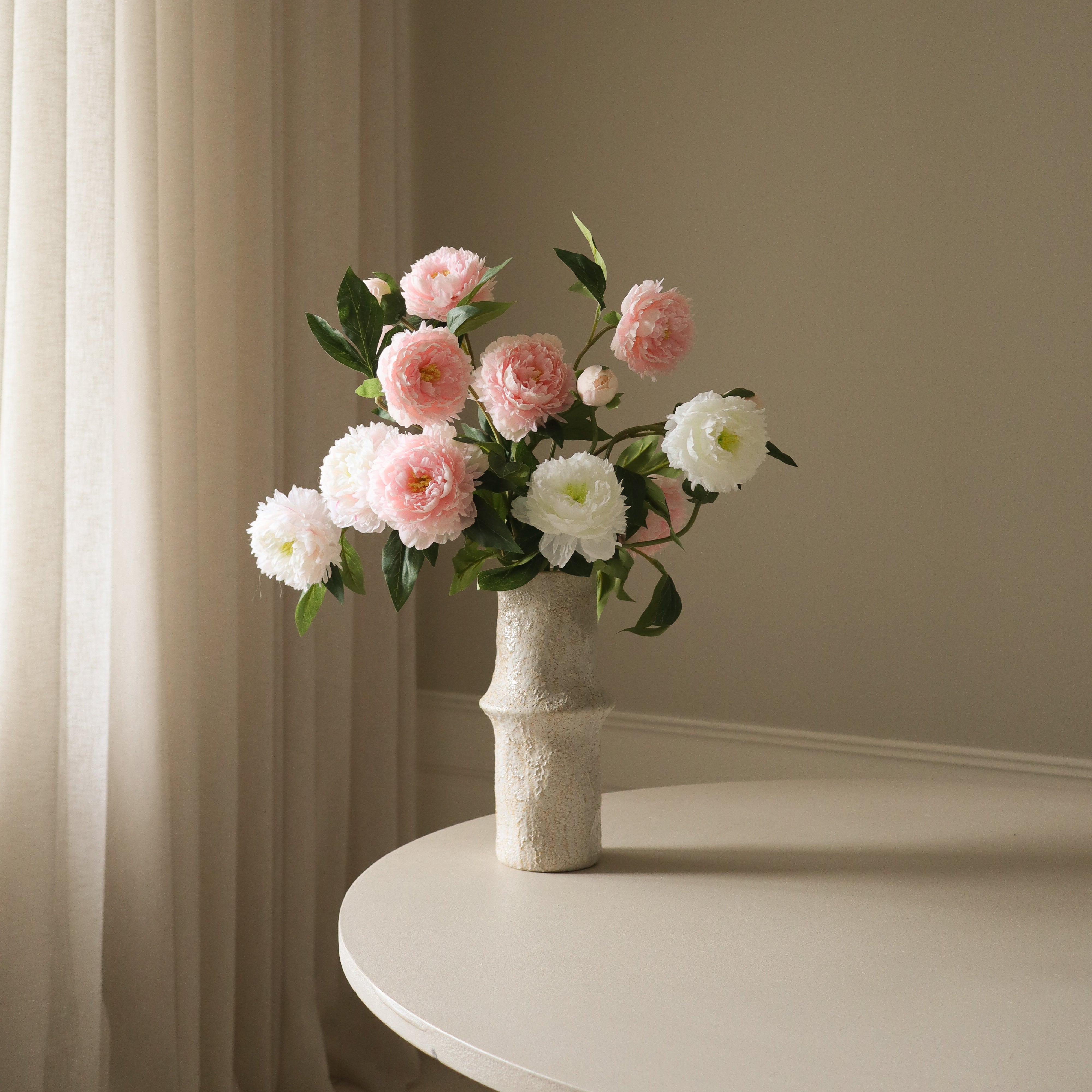 Peony Bouquet — kunstbloemen boeket van Botane, detailfoto 3