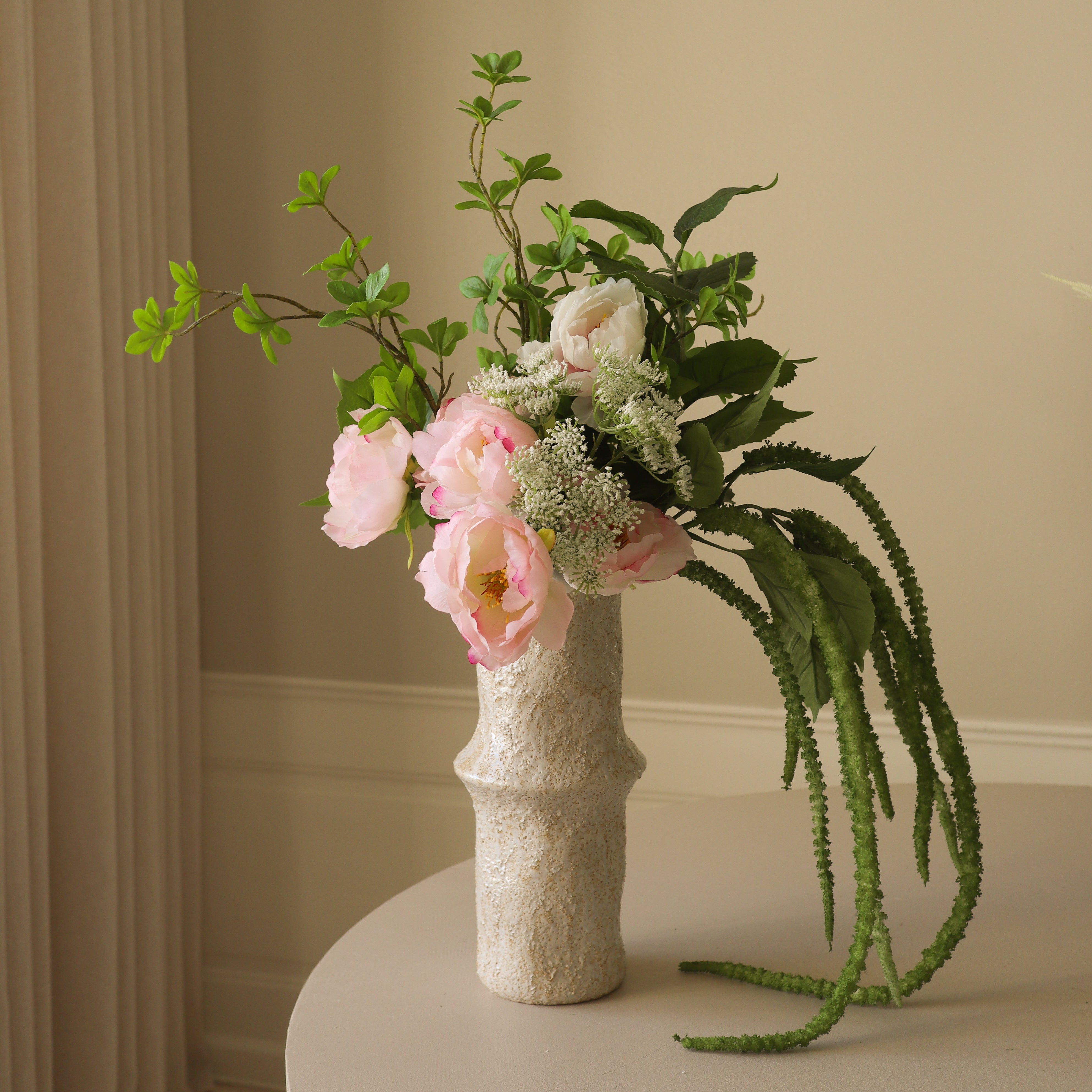 Peony Serenade — kunstbloemen boeket van Botane, detailfoto 2