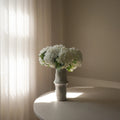 White Hydrangea Bouquet — kunstbloemen boeket van Botane