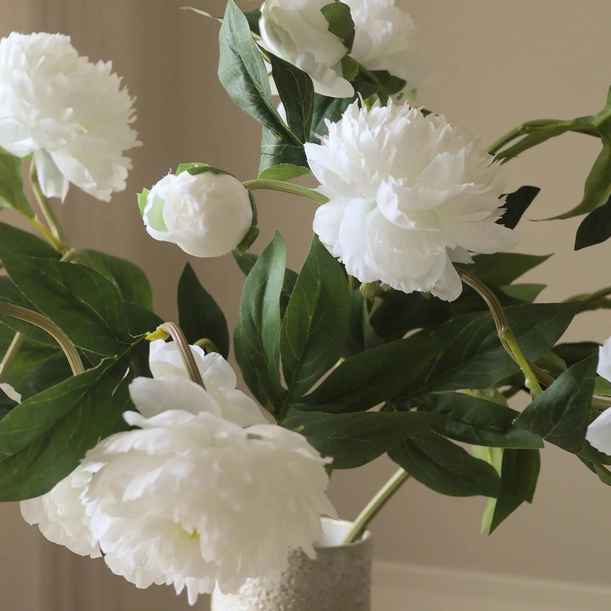 Peony Bouquet — kunstbloemen boeket van Botane, detailfoto 2