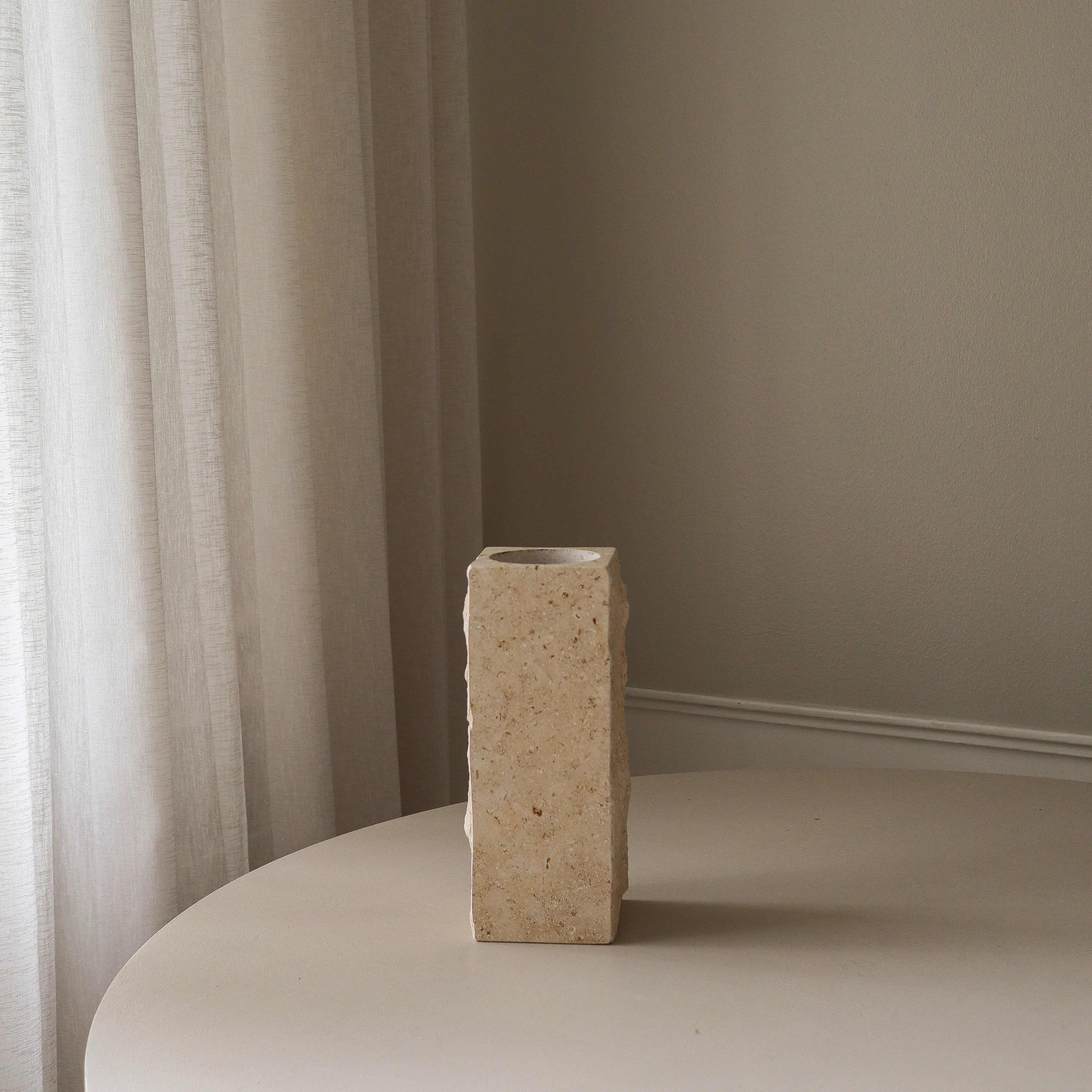 Medium Limestone Edge Vase - Premium design vaas van Botane