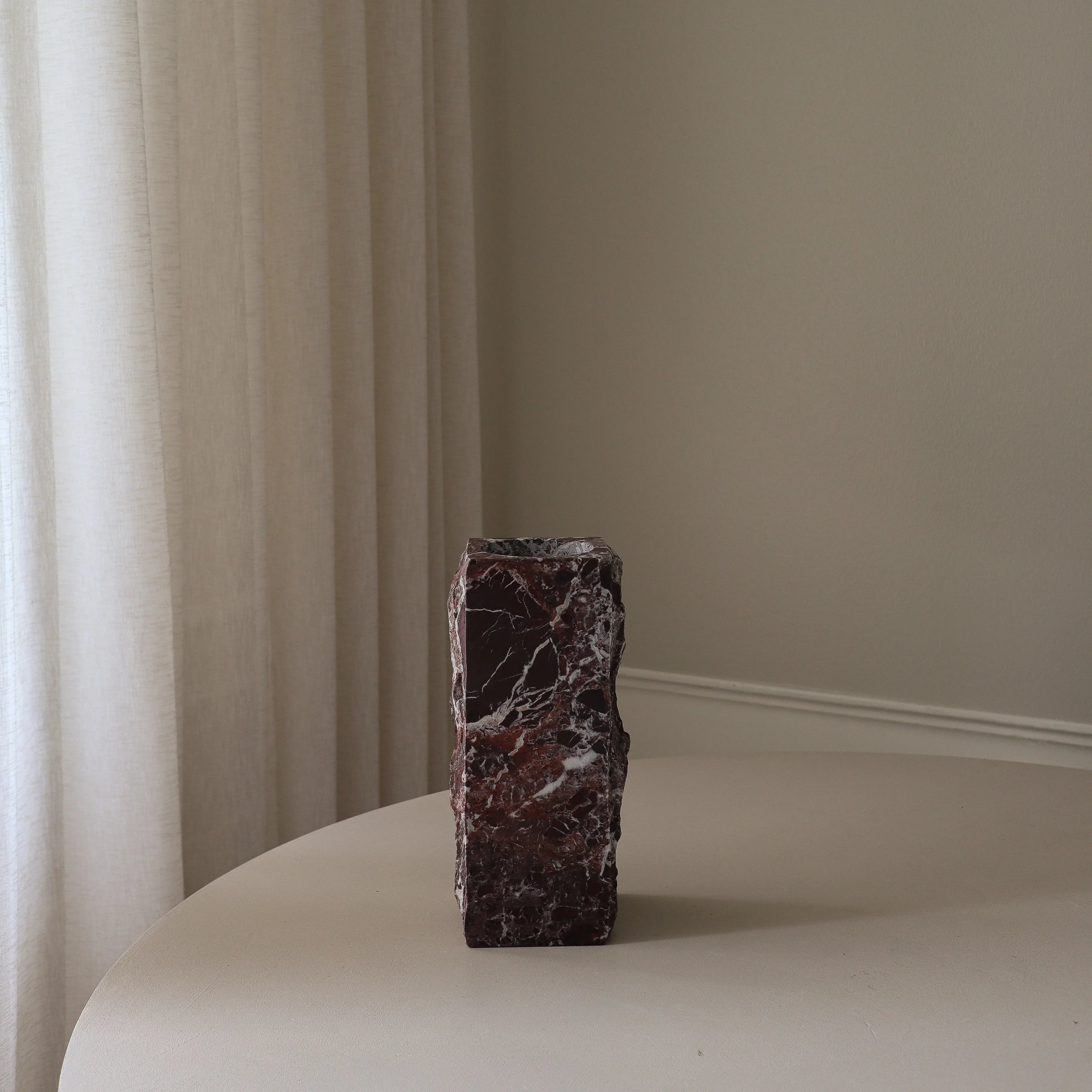 Medium Rosso Levanto Marble Edge Vase - Premium design vaas van Botane