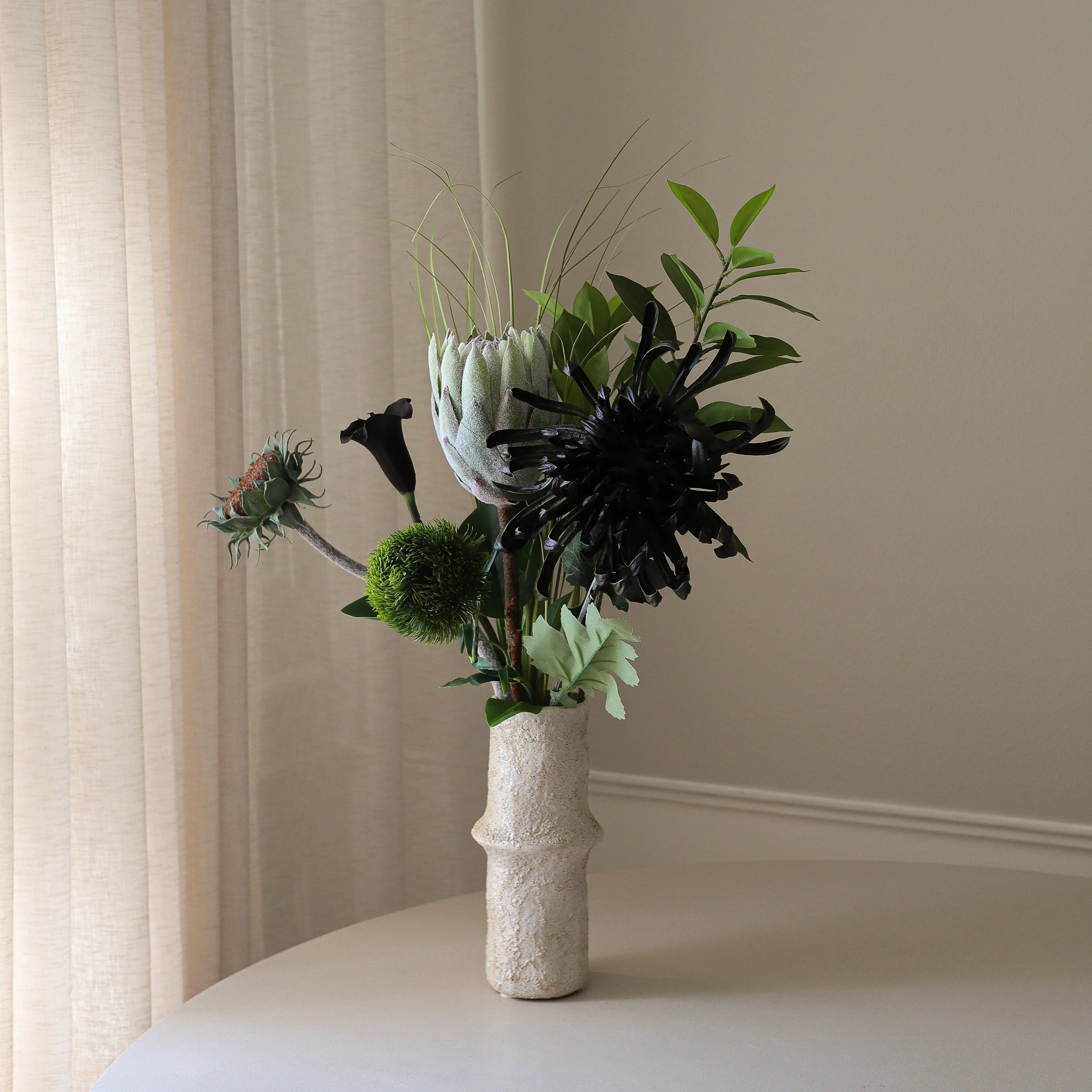 Midnight Wilderness Bouquet - kunstbloemen boeket detailopname