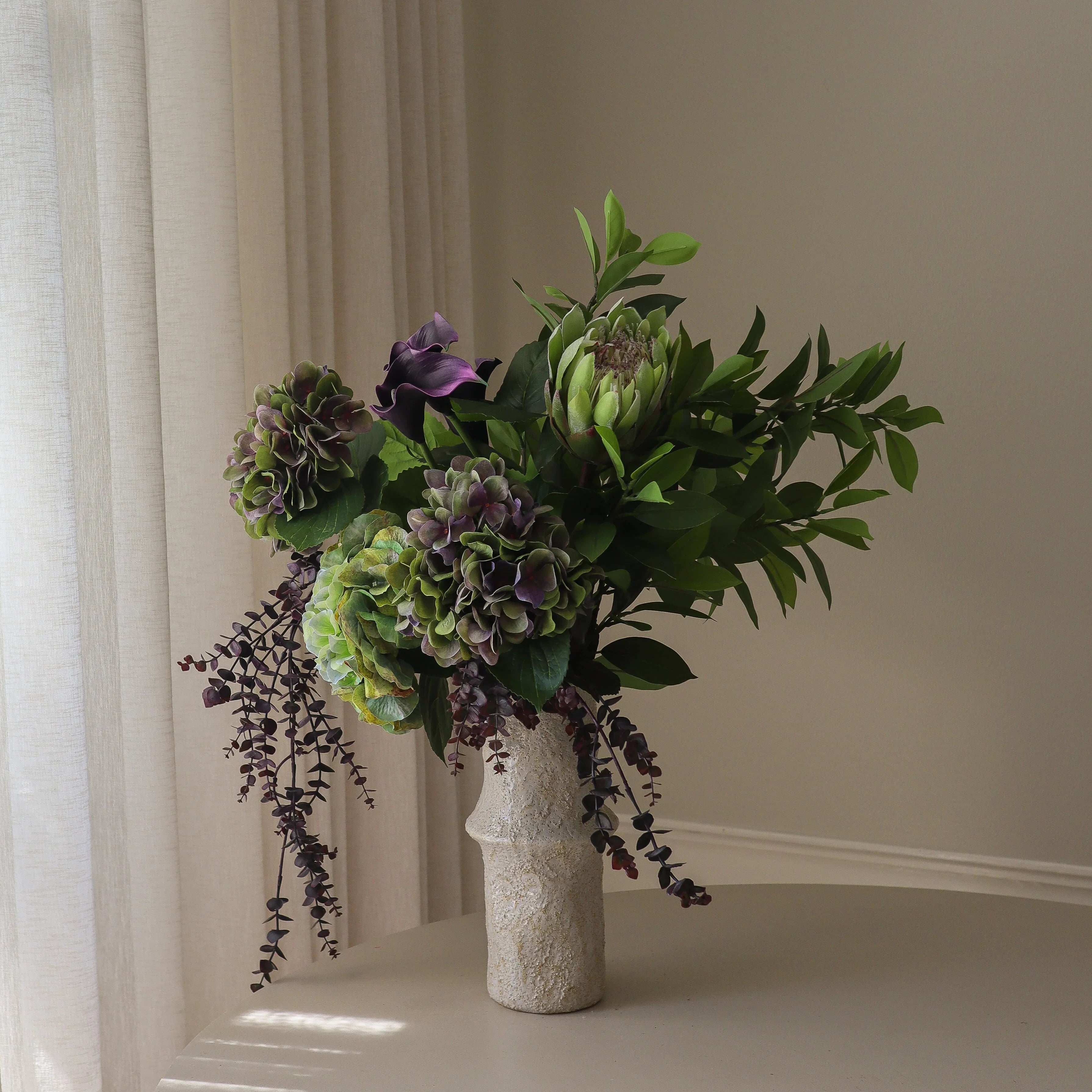 Aubergine Bloom Bouquet - kunstbloemen boeket detailopname