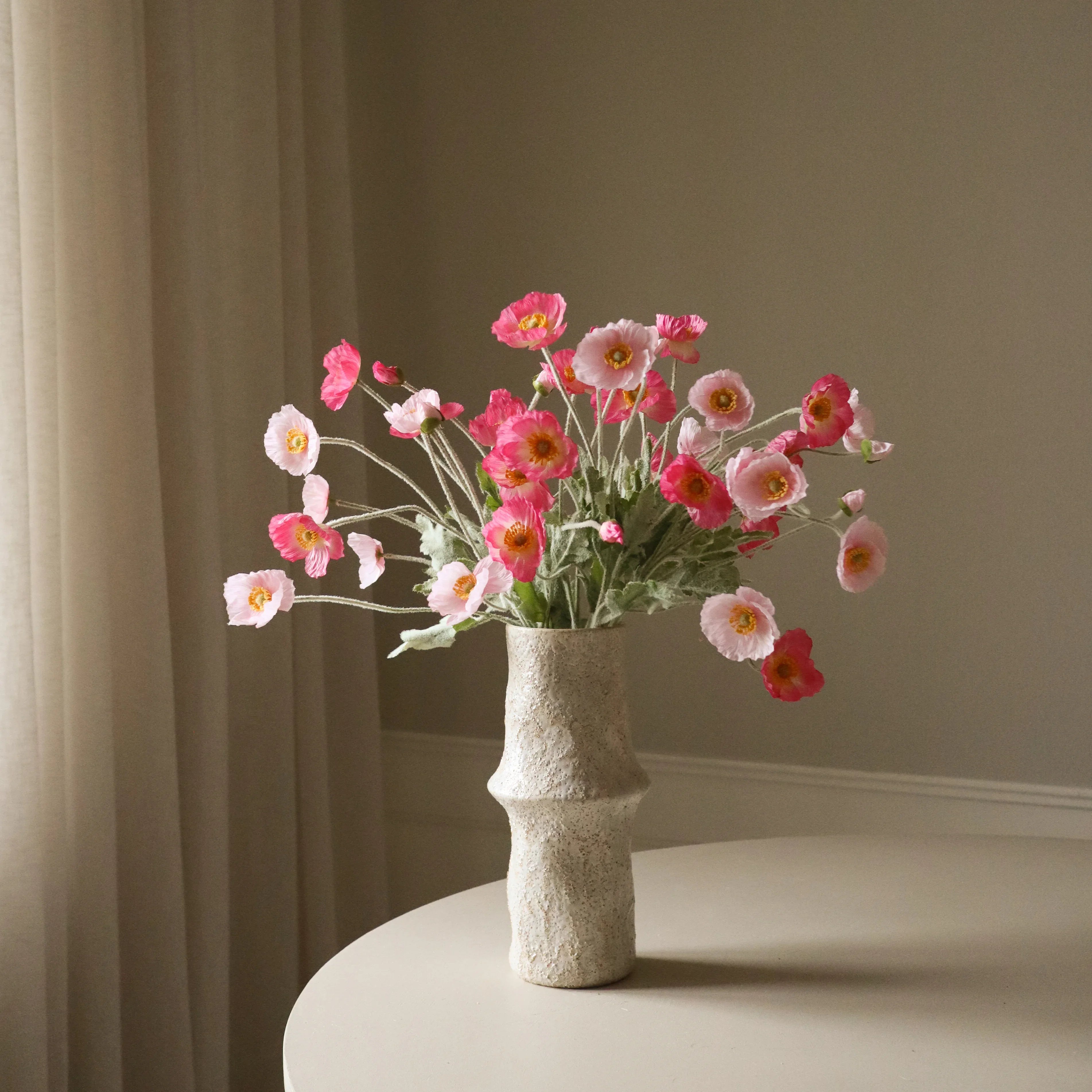 Pink Pursuit — kunstbloemen boeket van Botane