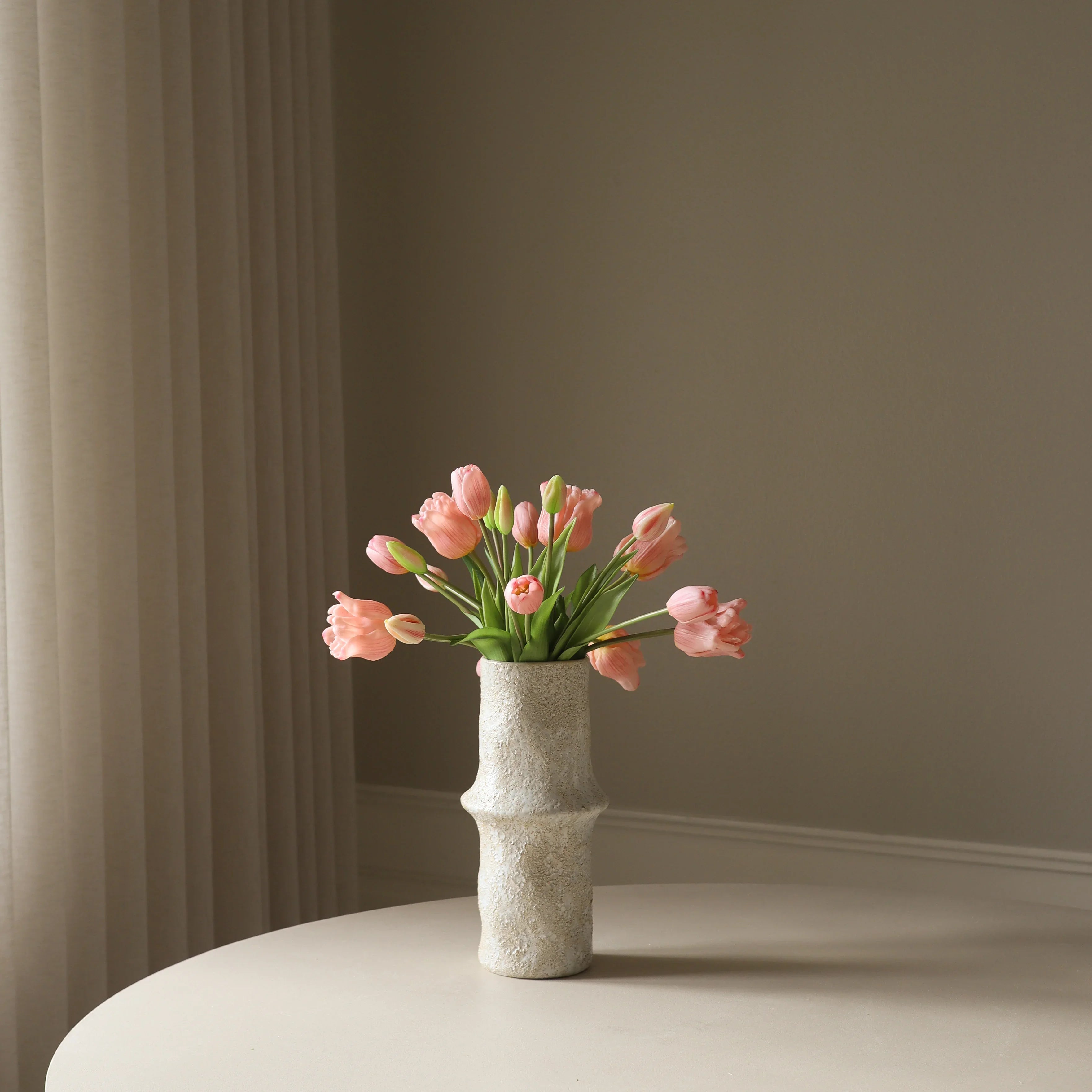 Pink Tulip Bouquet Mixed met vaas — kunstbloemen bundel van Botane, detailfoto 3
