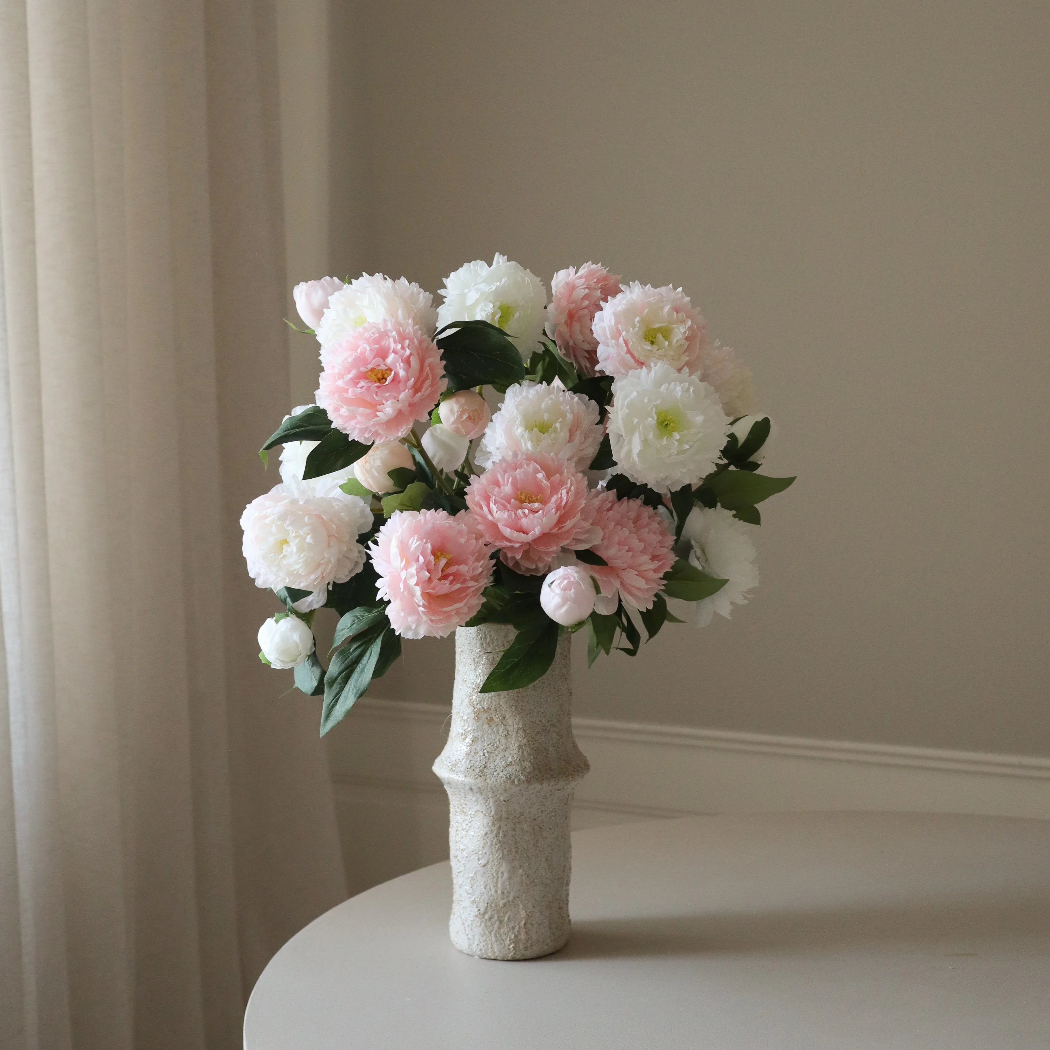 Light Pink Peony Bouquet met vaas — kunstbloemen bundel van Botane