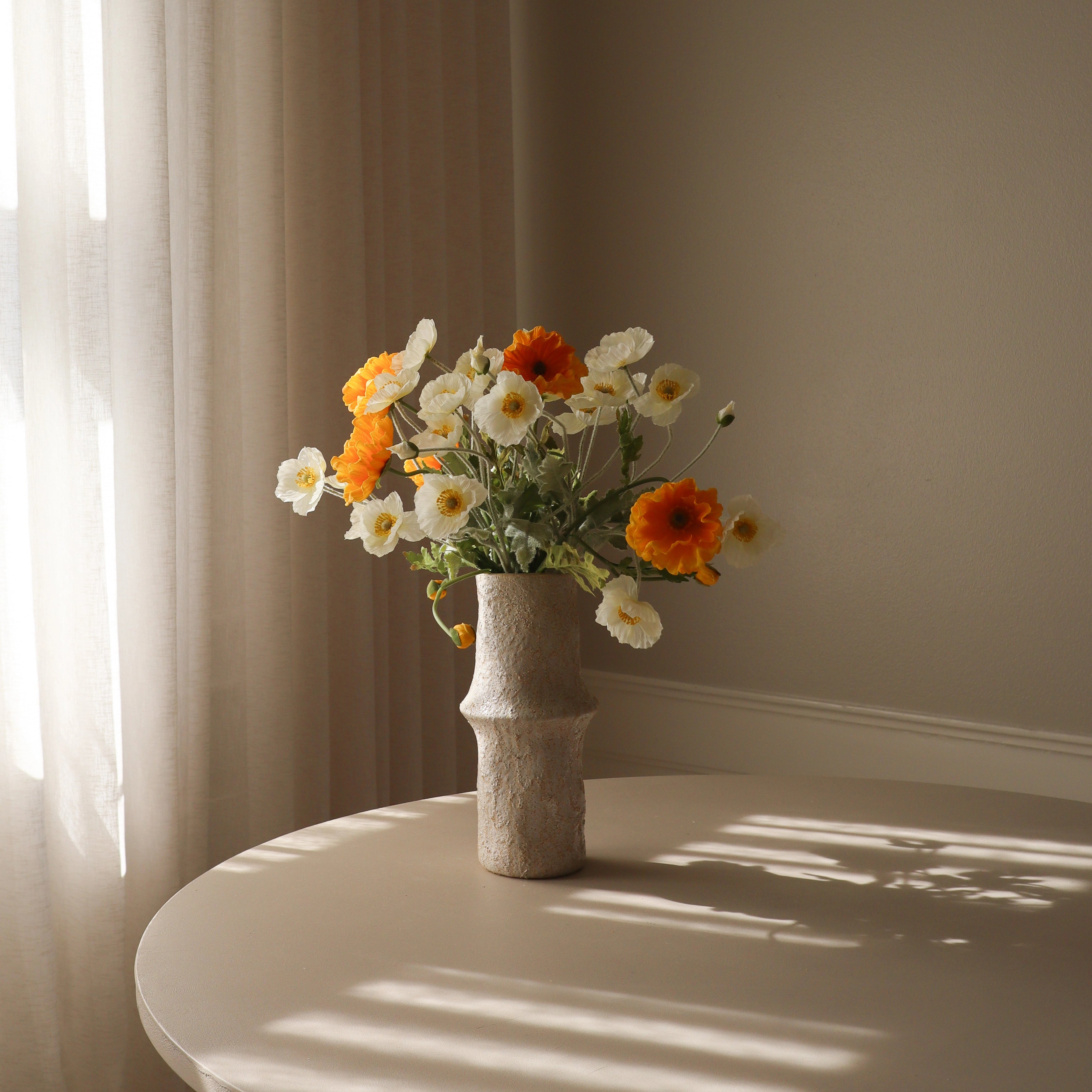 Daylight met vaas — kunstbloemen bundel van Botane, detailfoto 2