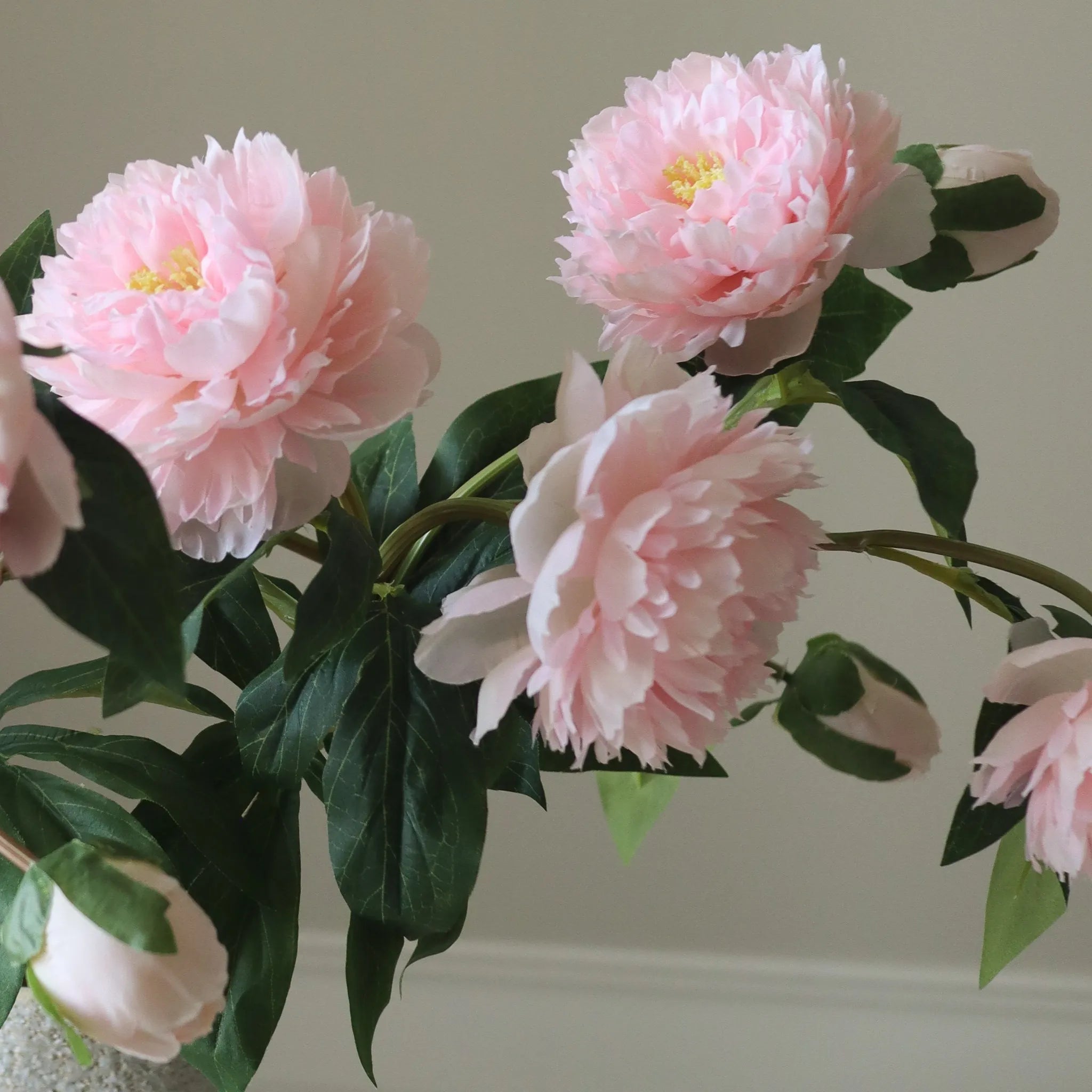 Peony Bouquet — kunstbloemen boeket van Botane, detailfoto 2