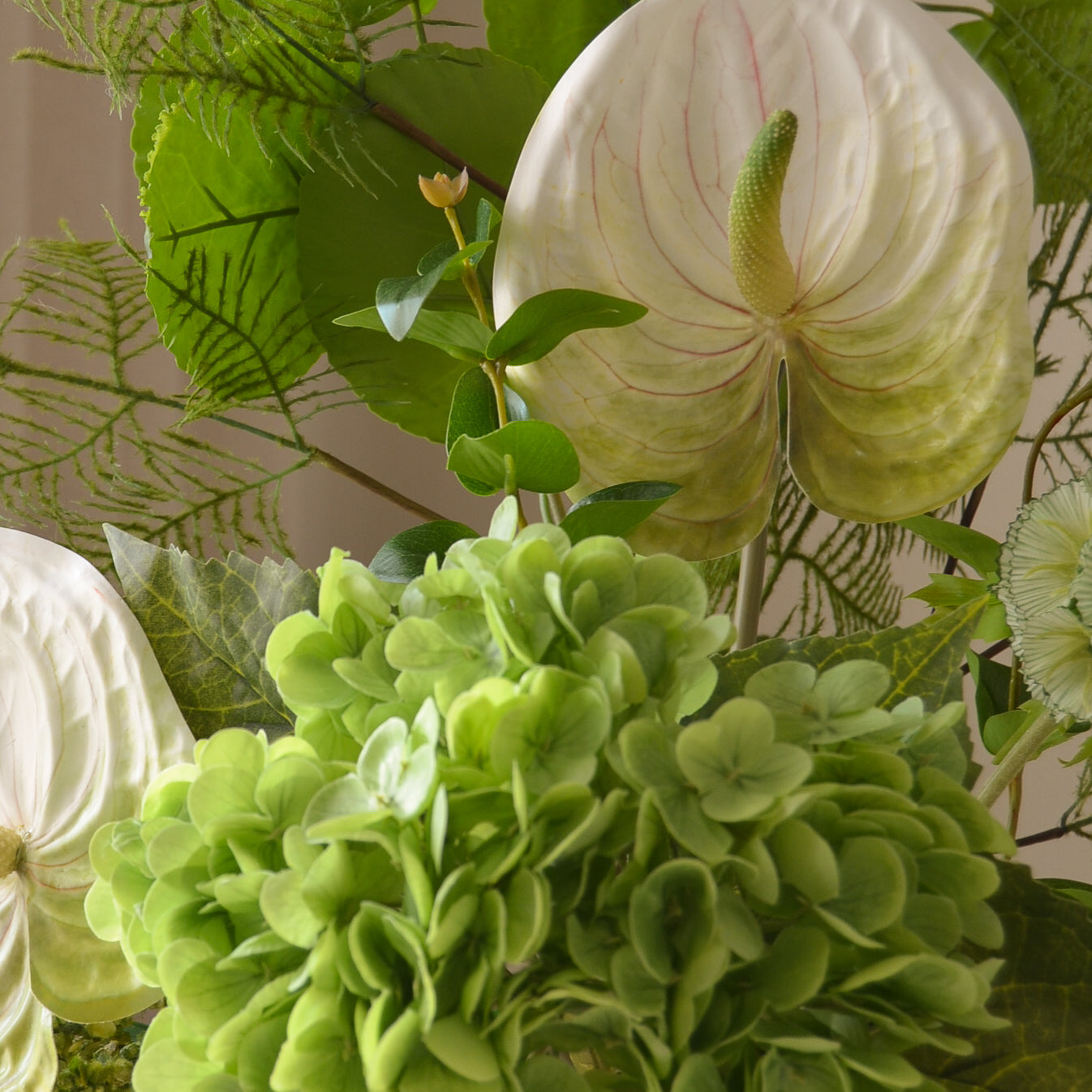 Grassy Green — kunstbloemen boeket van Botane, detailfoto 2