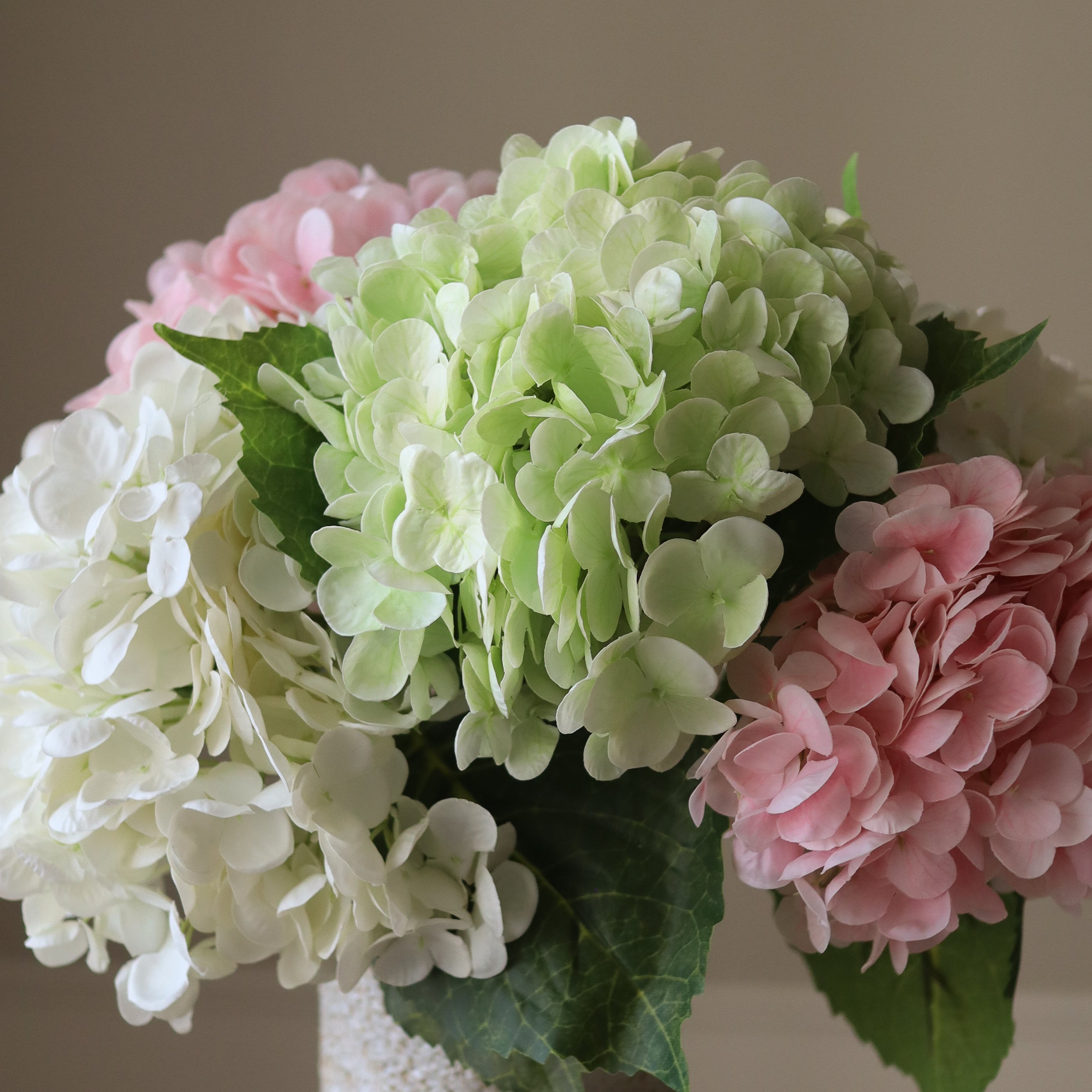 Hydrangea Bouquet — kunstbloemen boeket van Botane, detailfoto 2
