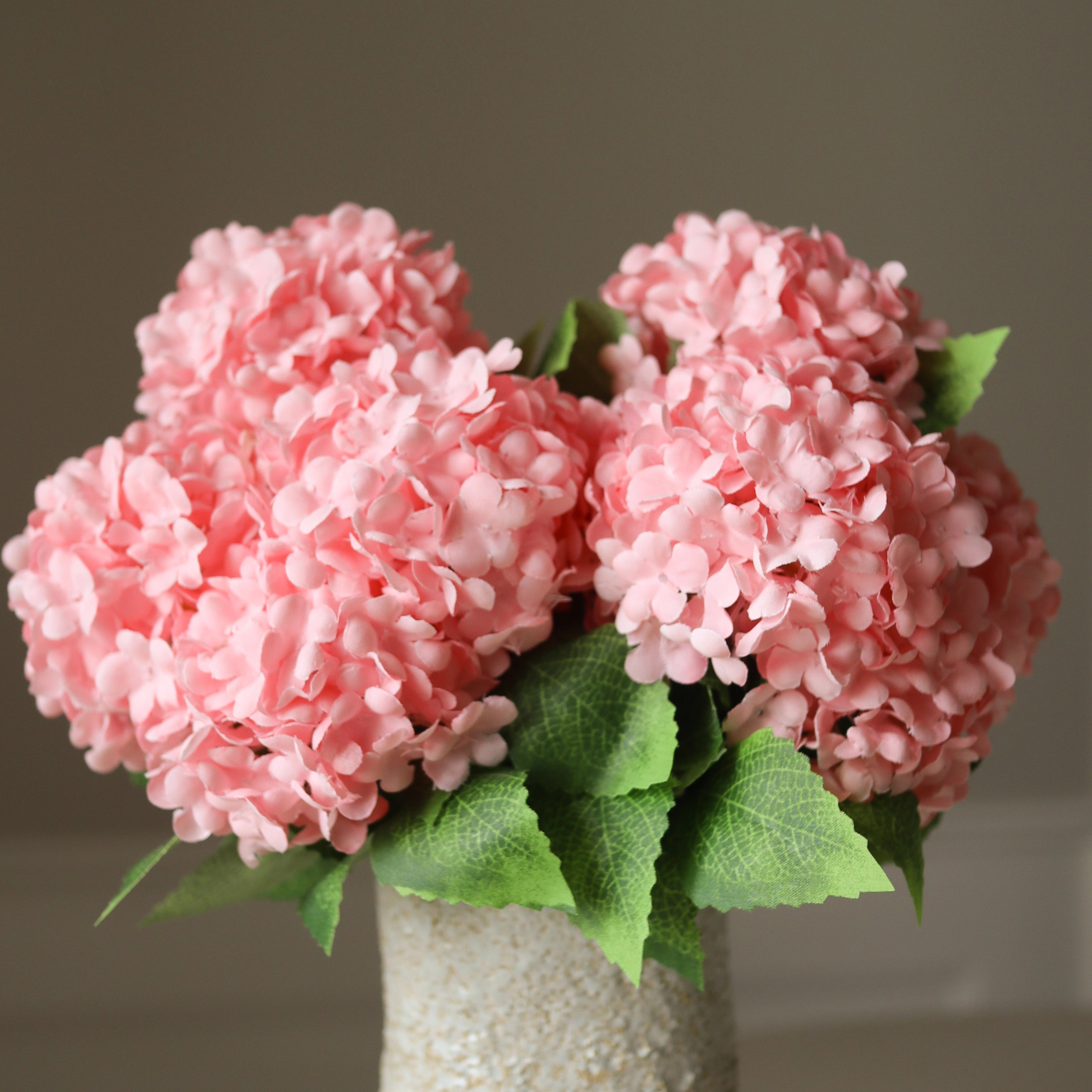 Pink Mini Snowball Hydrangea Bouquet — kunstbloemen boeket van Botane, detailfoto 2