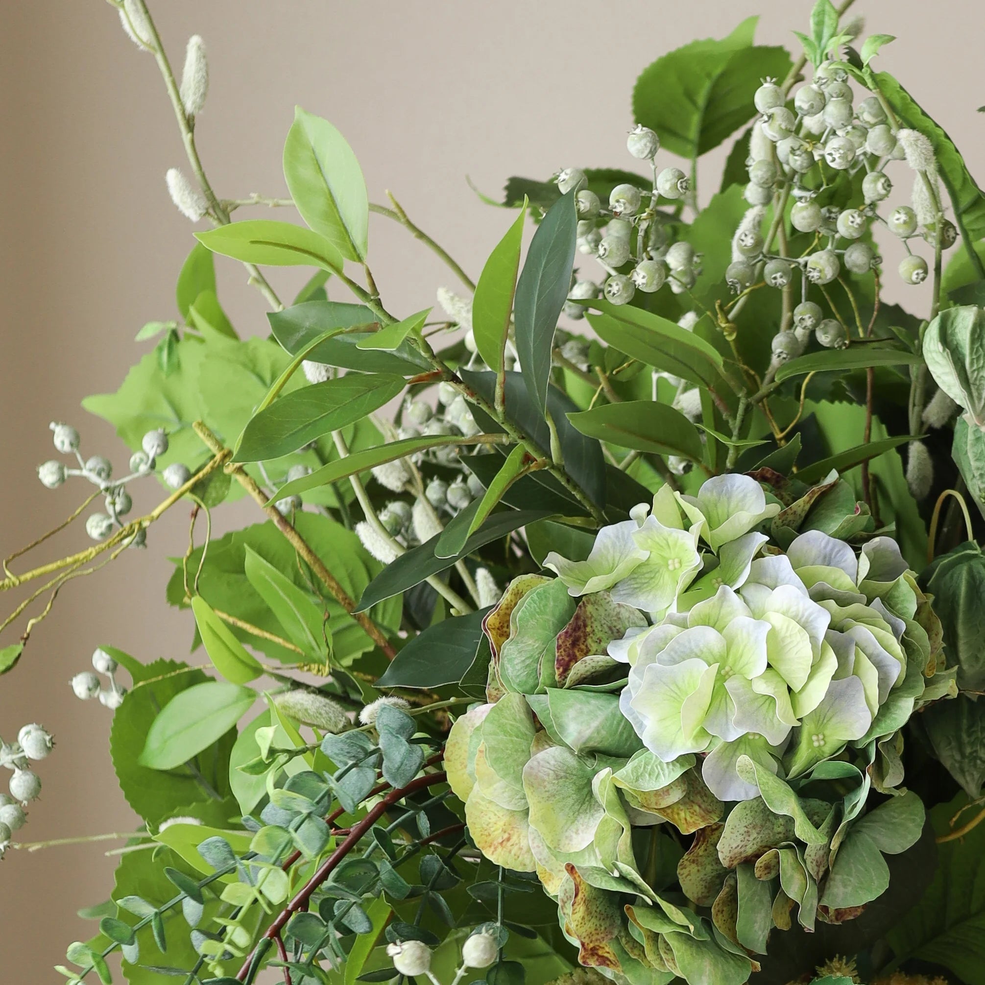 Green Eclipse — kunstbloemen boeket van Botane, detailfoto 2