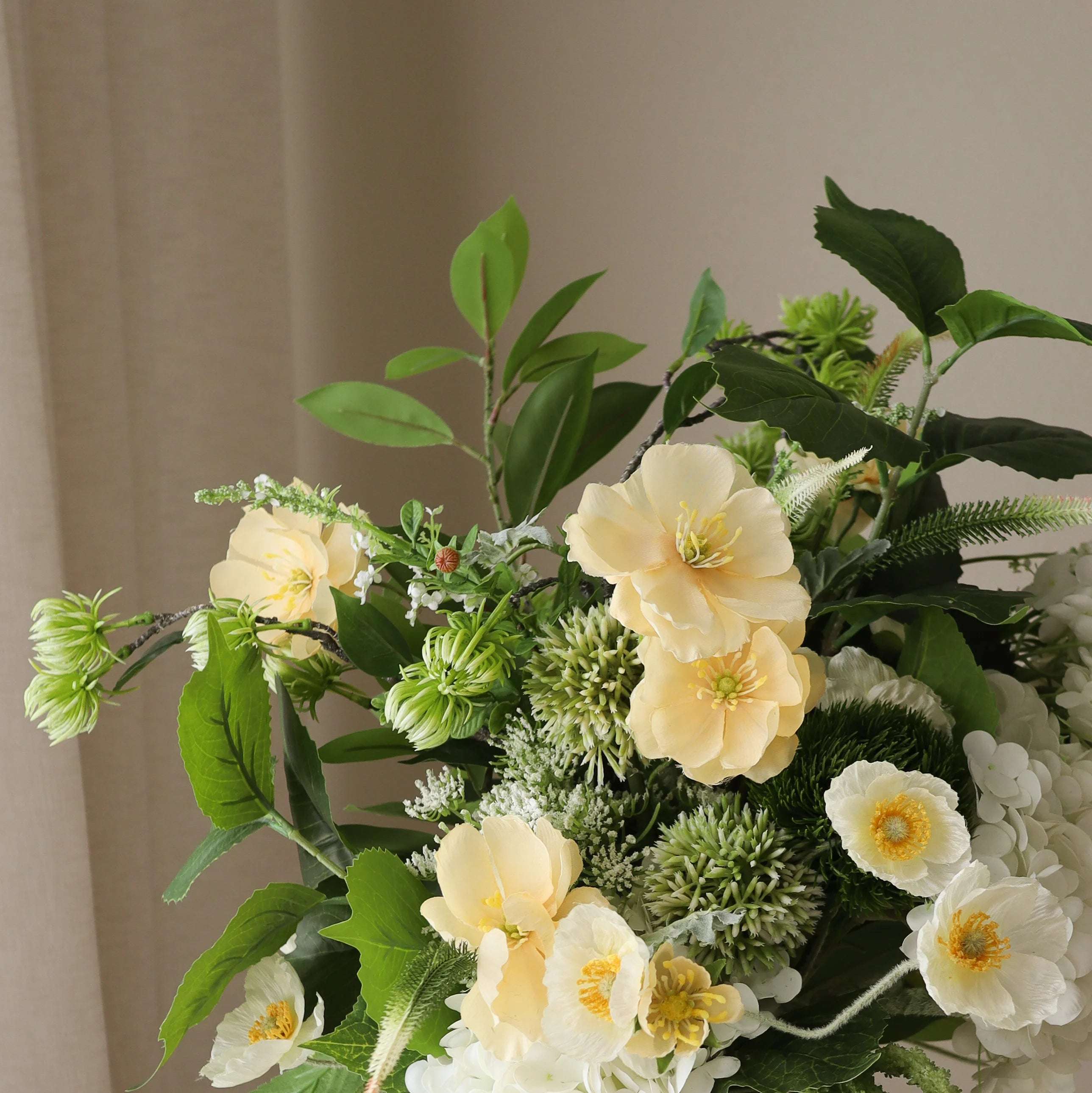 Ivory Bloom — kunstbloemen boeket van Botane, detailfoto 2