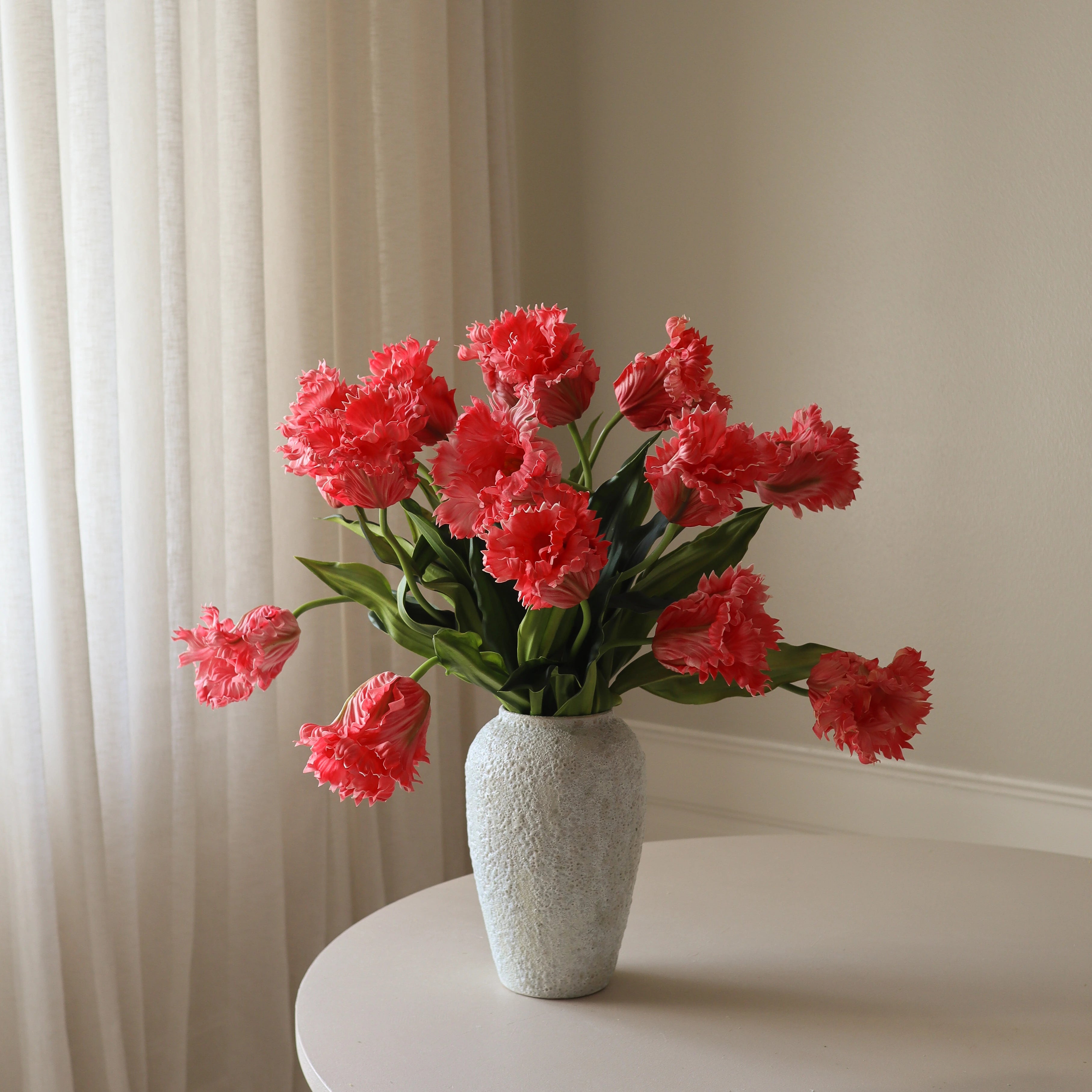 Red Parrot Tulips Bouquet — kunstbloemen boeket van Botane