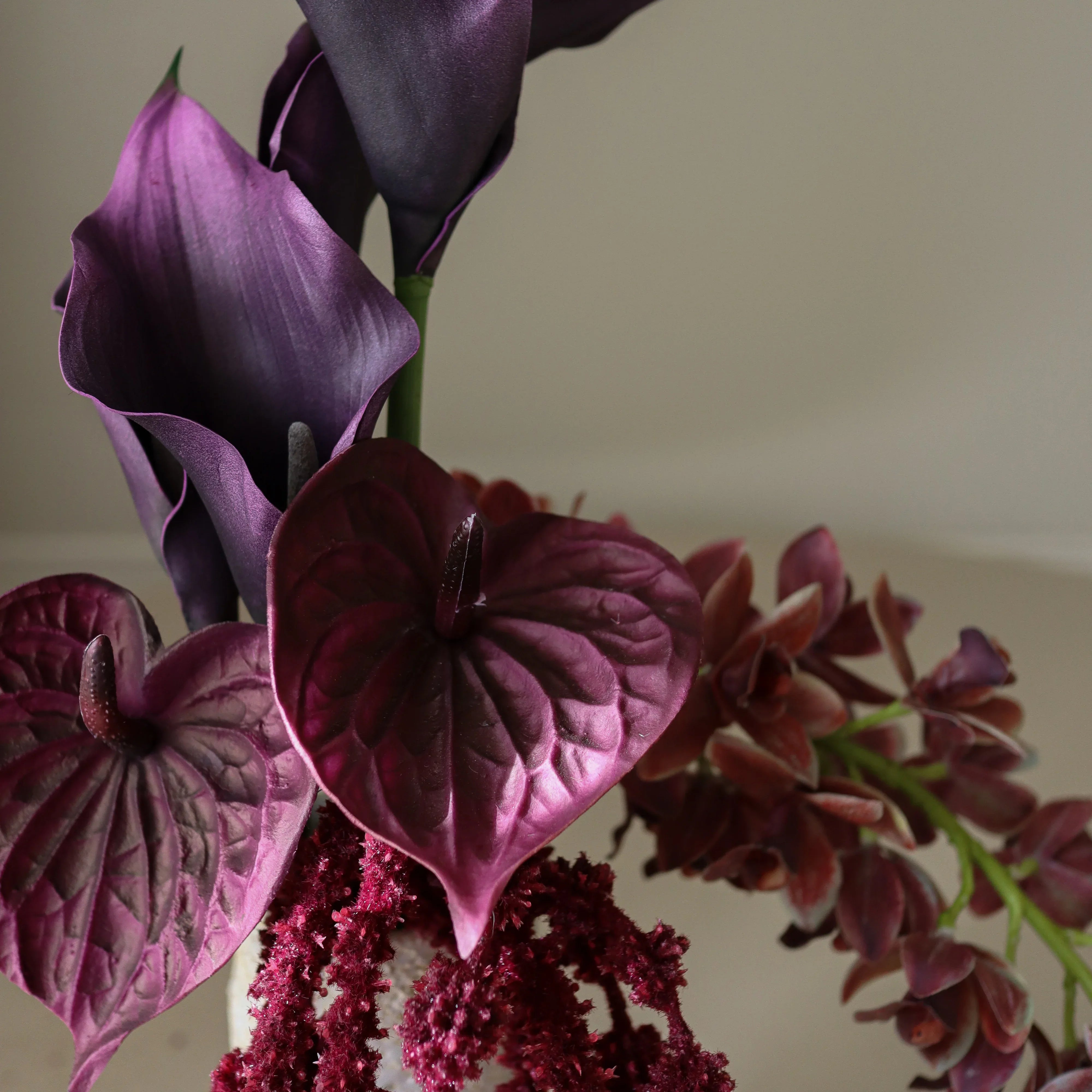 Burgundy Dream - kunstbloemen boeket detailopname