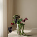 Velvet Shadow — kunstbloemen boeket van Botane