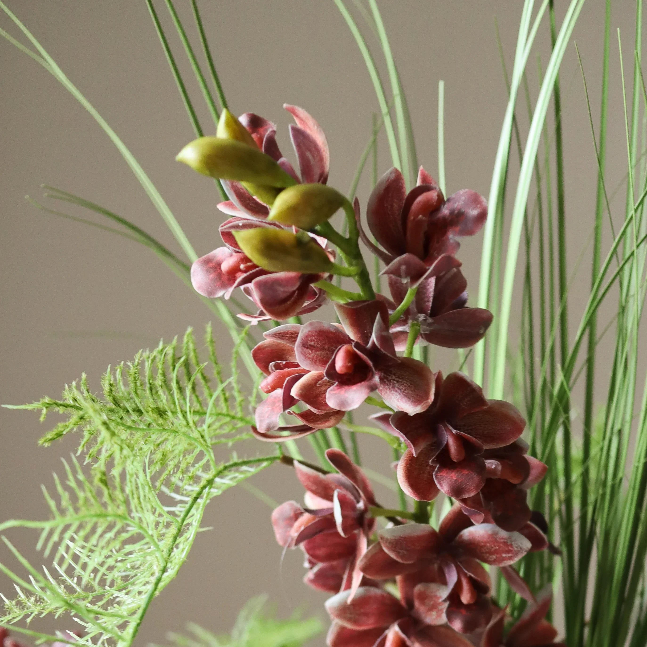 Midnight Orchid — kunstbloemen boeket van Botane, detailfoto 2