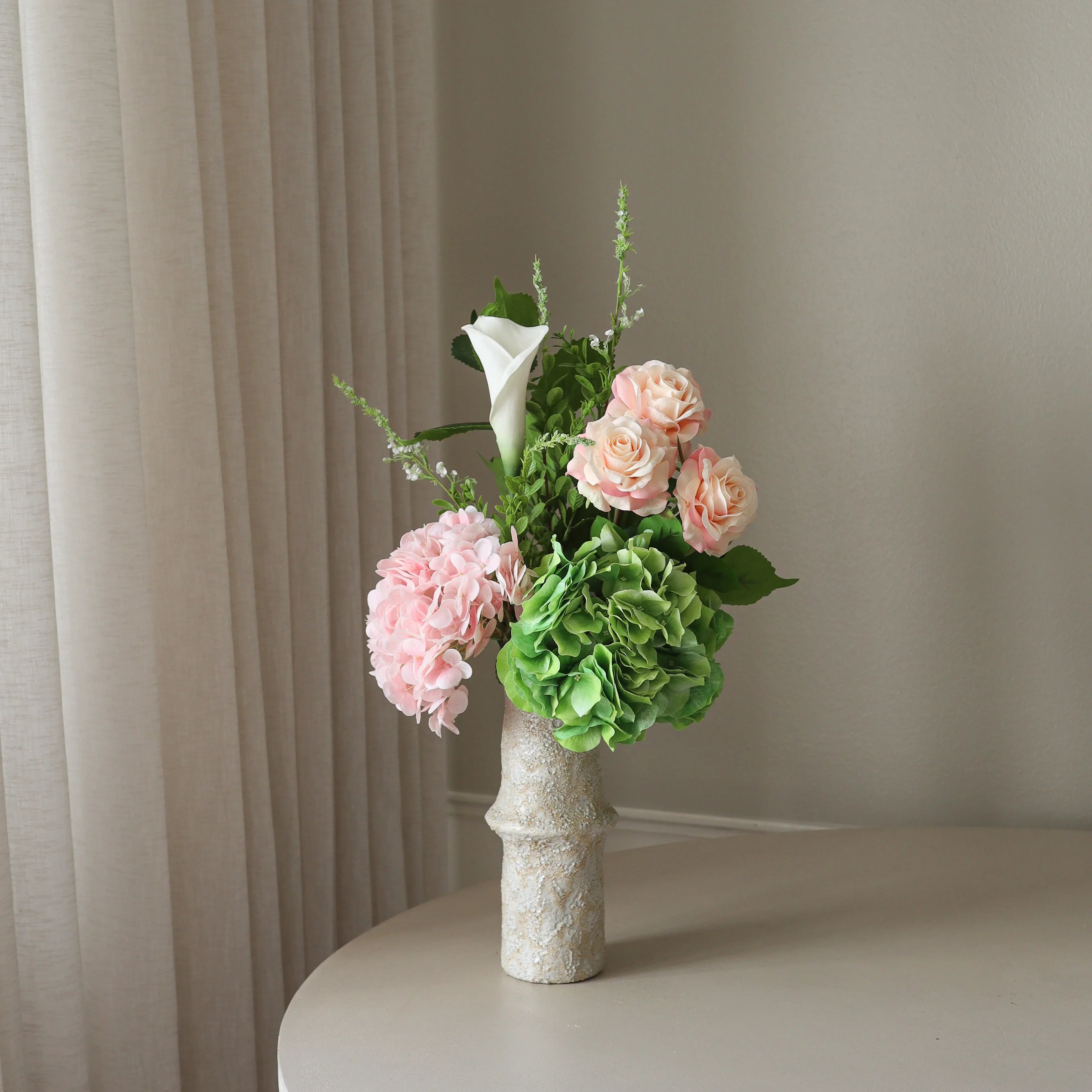 Blush pink met vaas