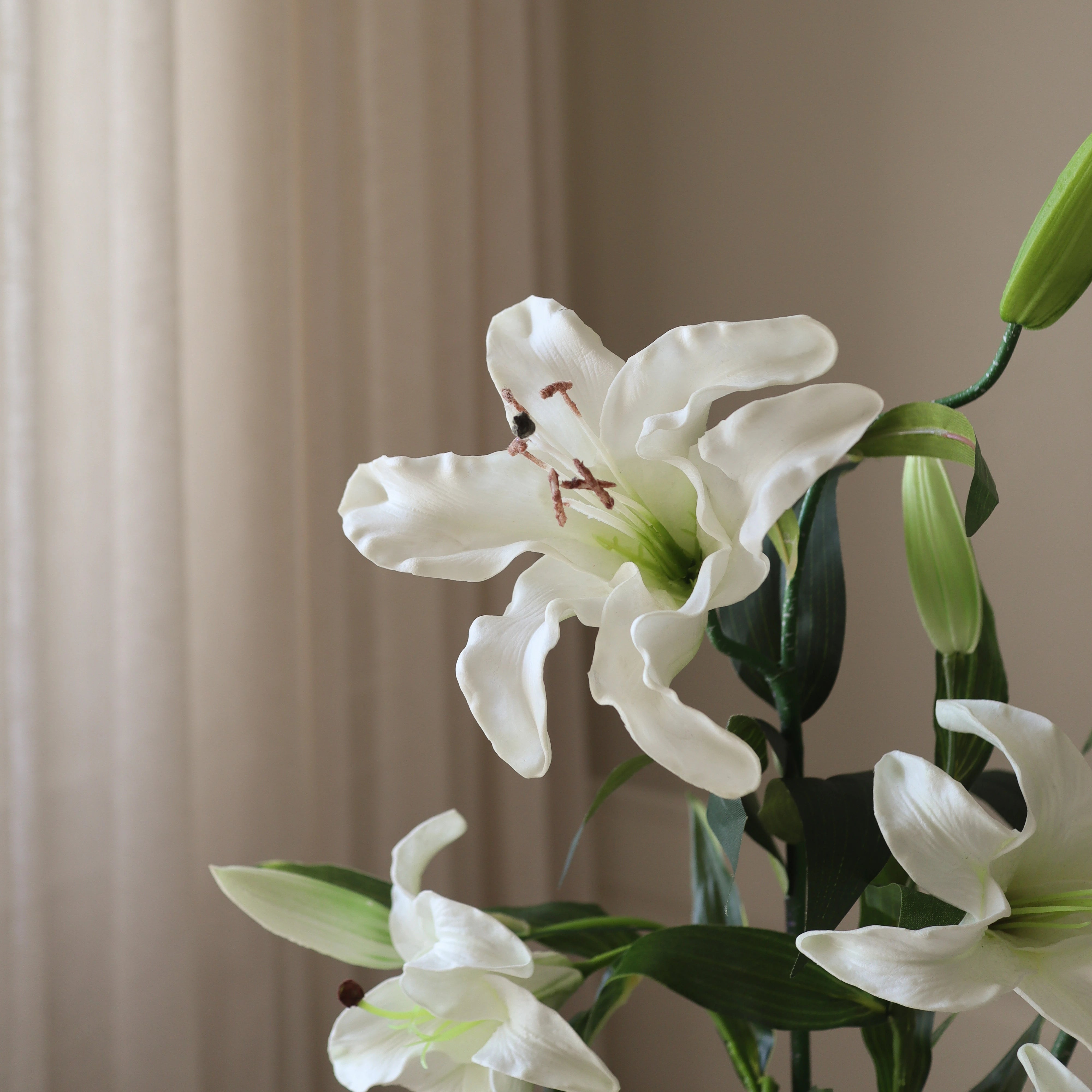 Elegant Lily Bouquet met vaas
