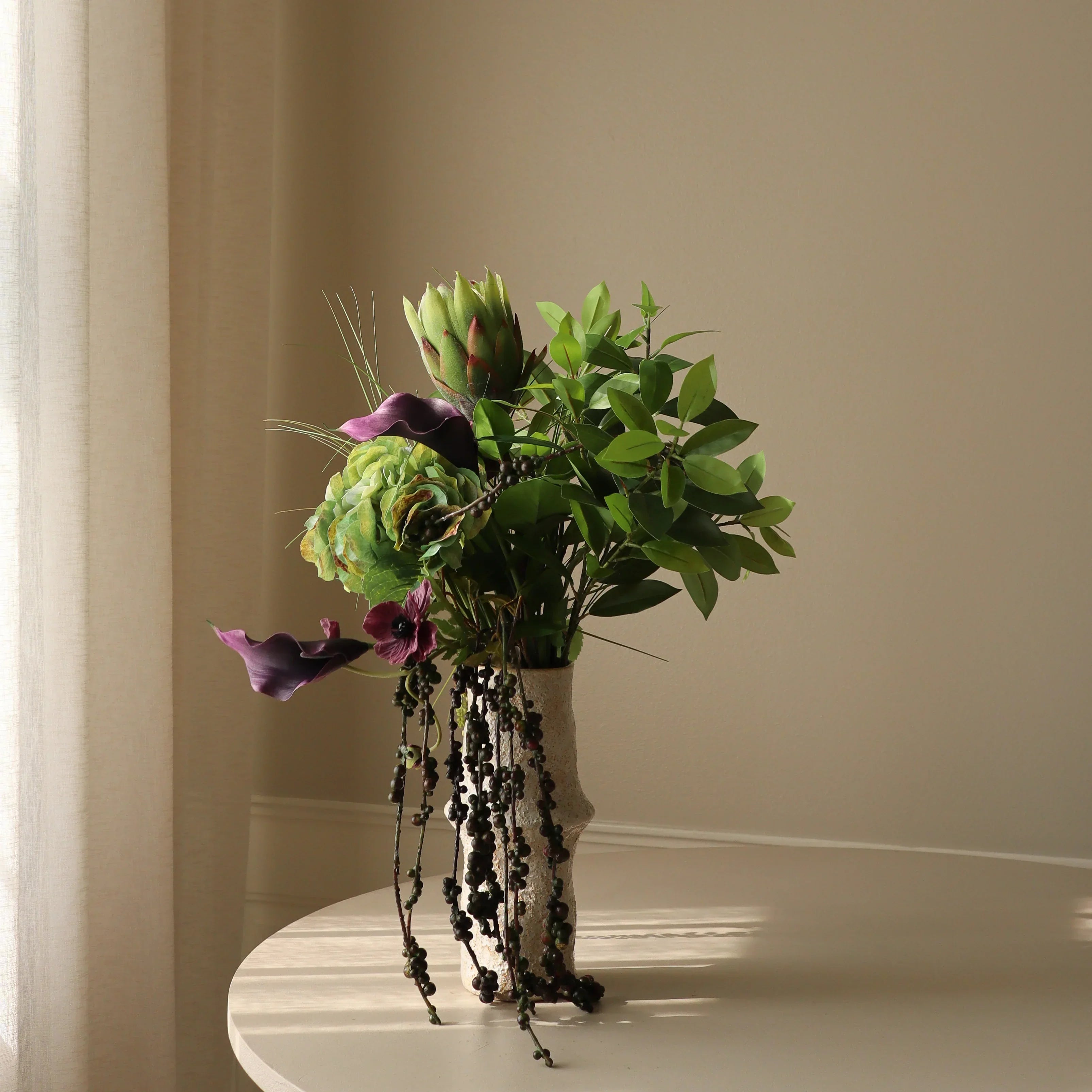 Obsidian Bloom — kunstbloemen boeket van Botane, detailfoto 3