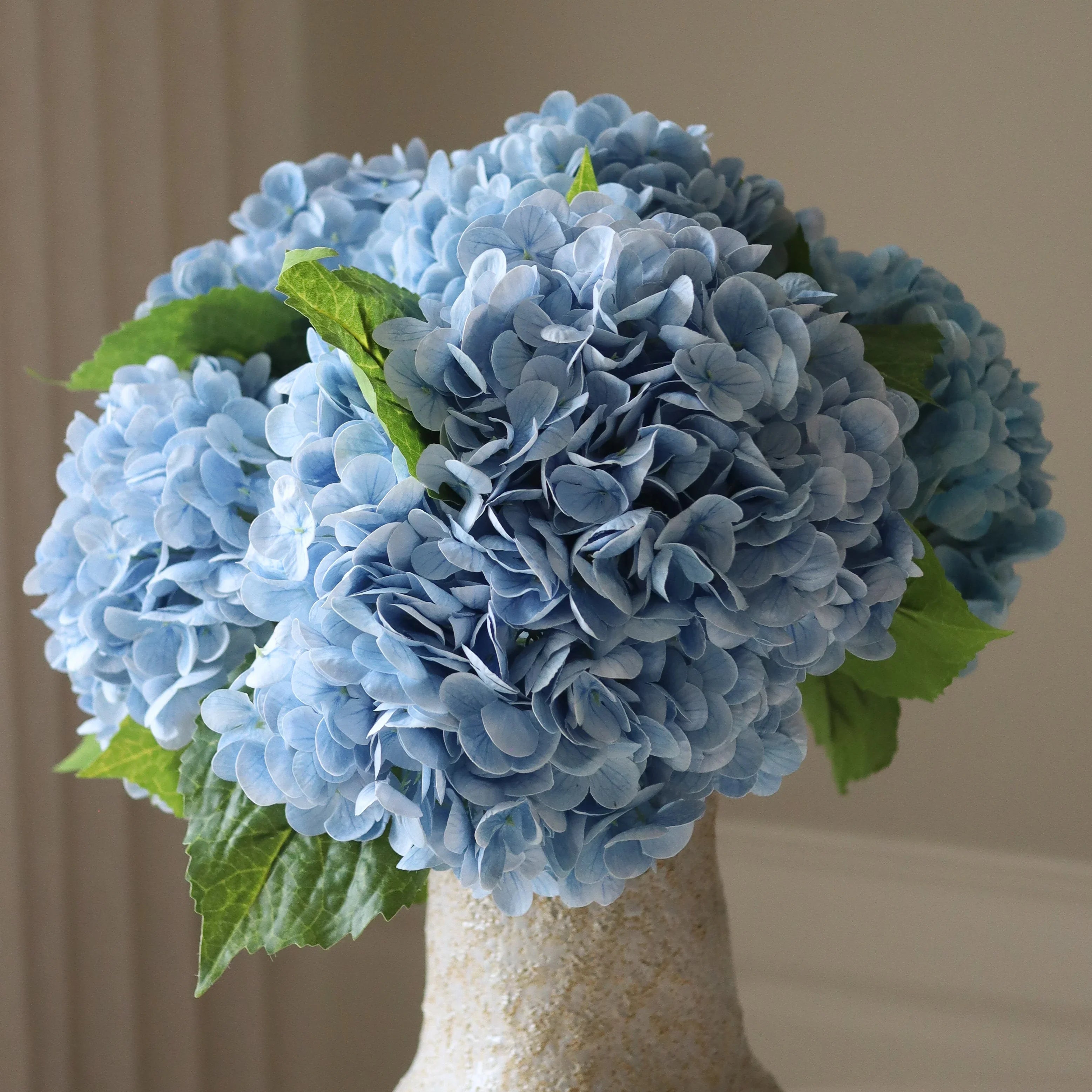 Blue Hydrangea Bouquet — kunstbloemen boeket van Botane, detailfoto 3