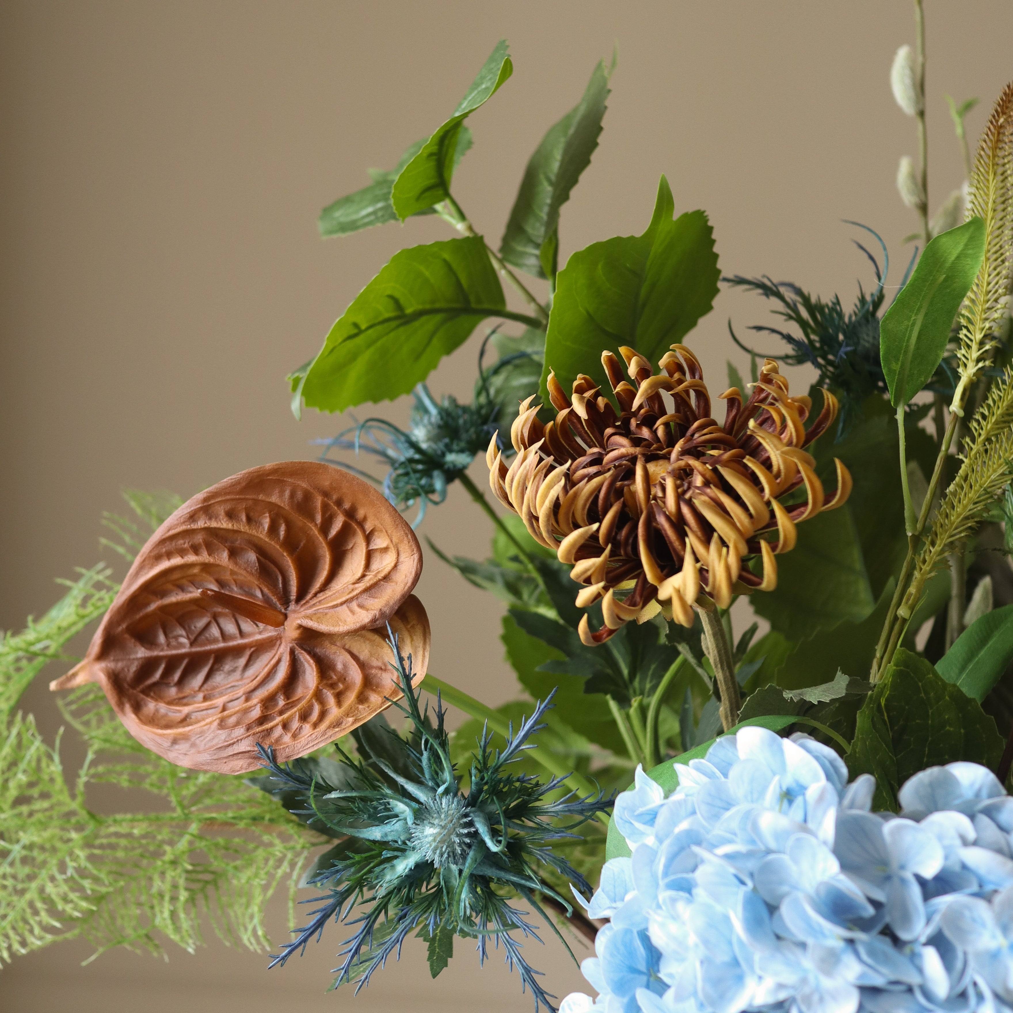 Wild Horizon met vaas — kunstbloemen bundel van Botane, detailfoto 3