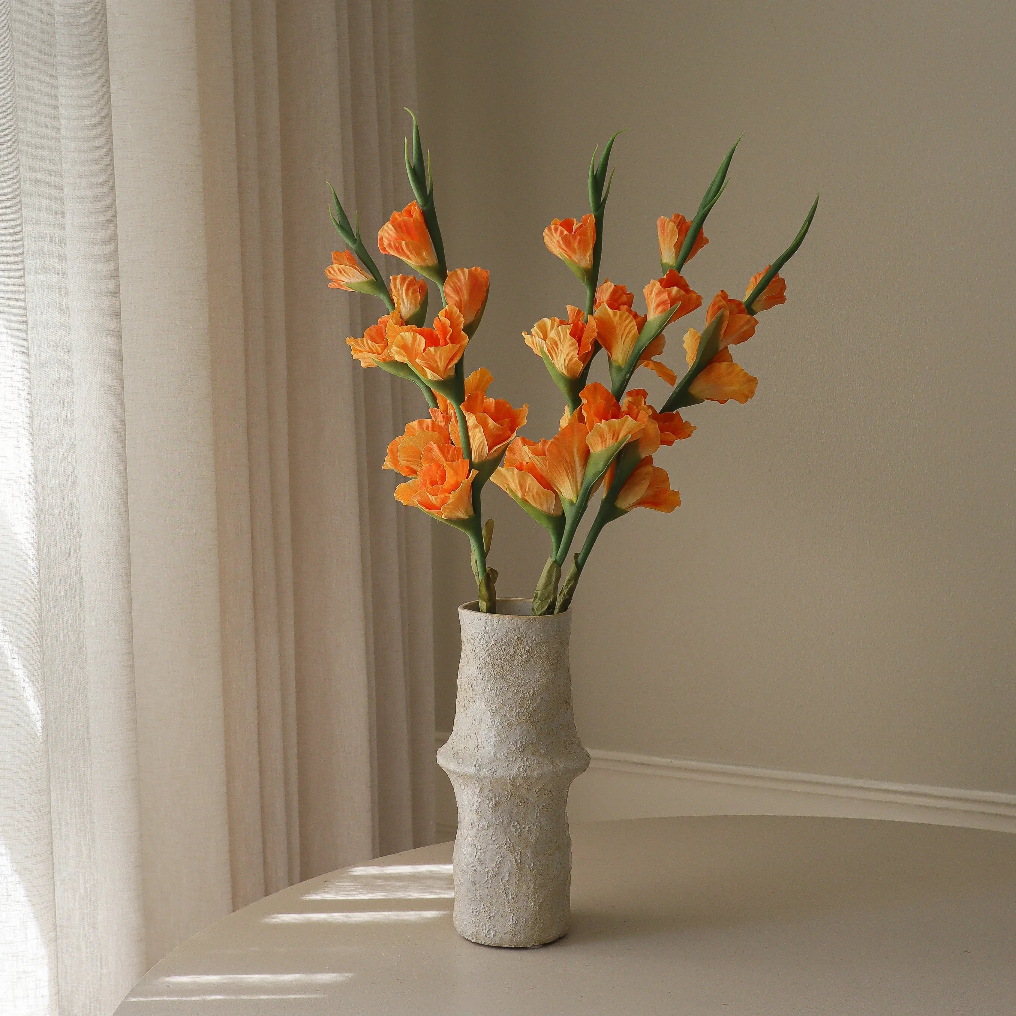 Gladiolus Flower Bouquet Met Large Earth