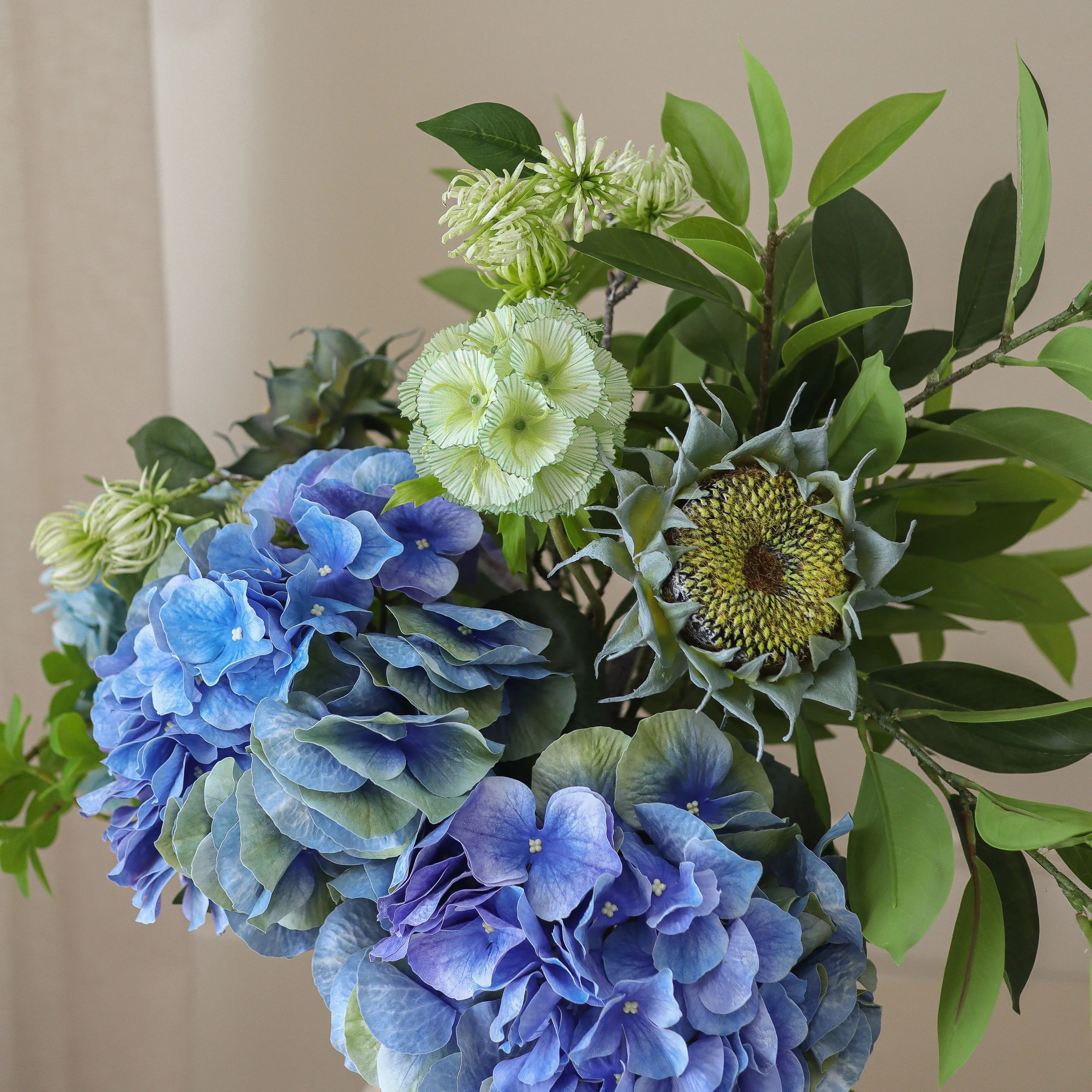 Azure Garden Bouquet Met Large Earth
