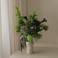 Verdant Noir Bouquet Met Large Earth
