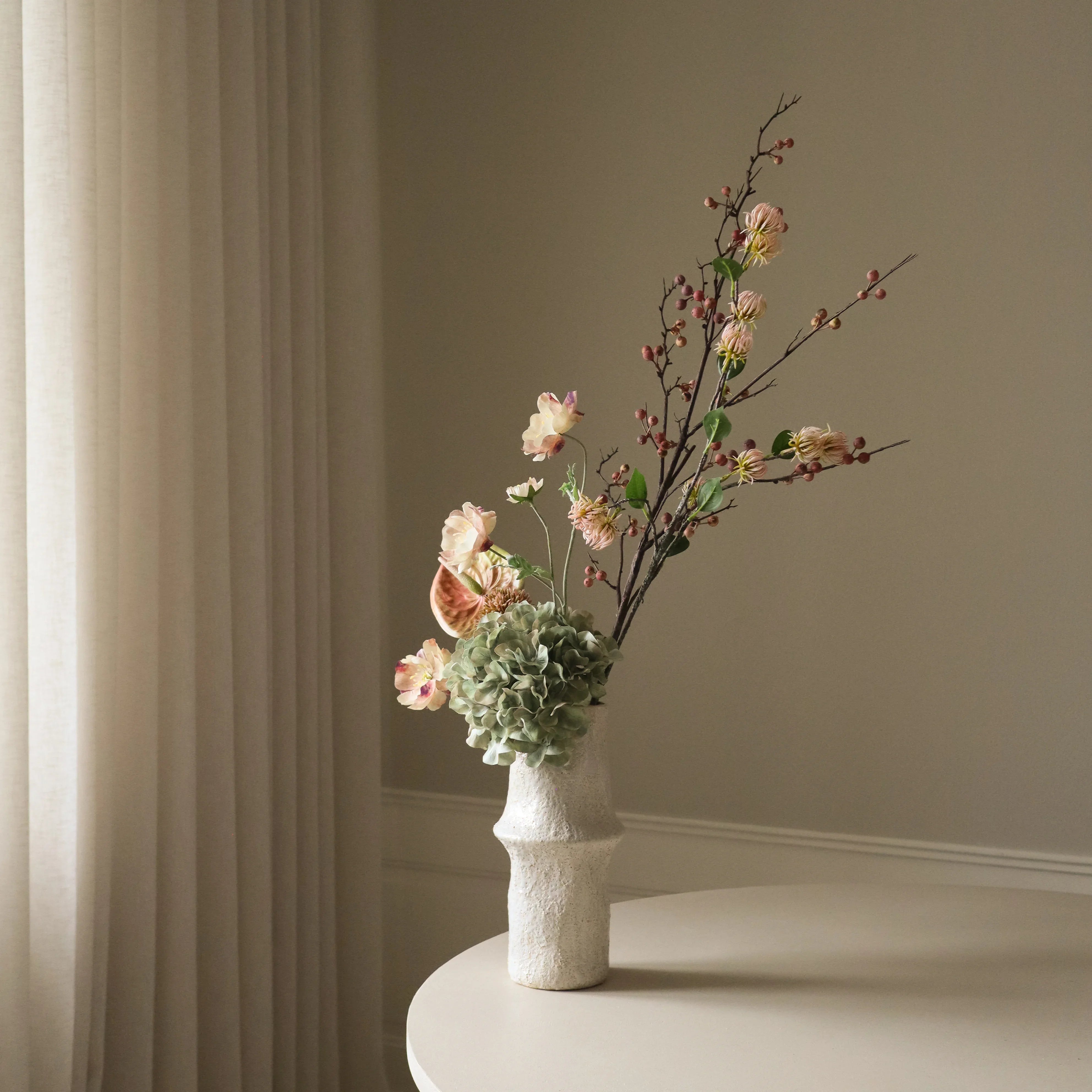 Blush Grove — kunstbloemen boeket van Botane, detailfoto 3