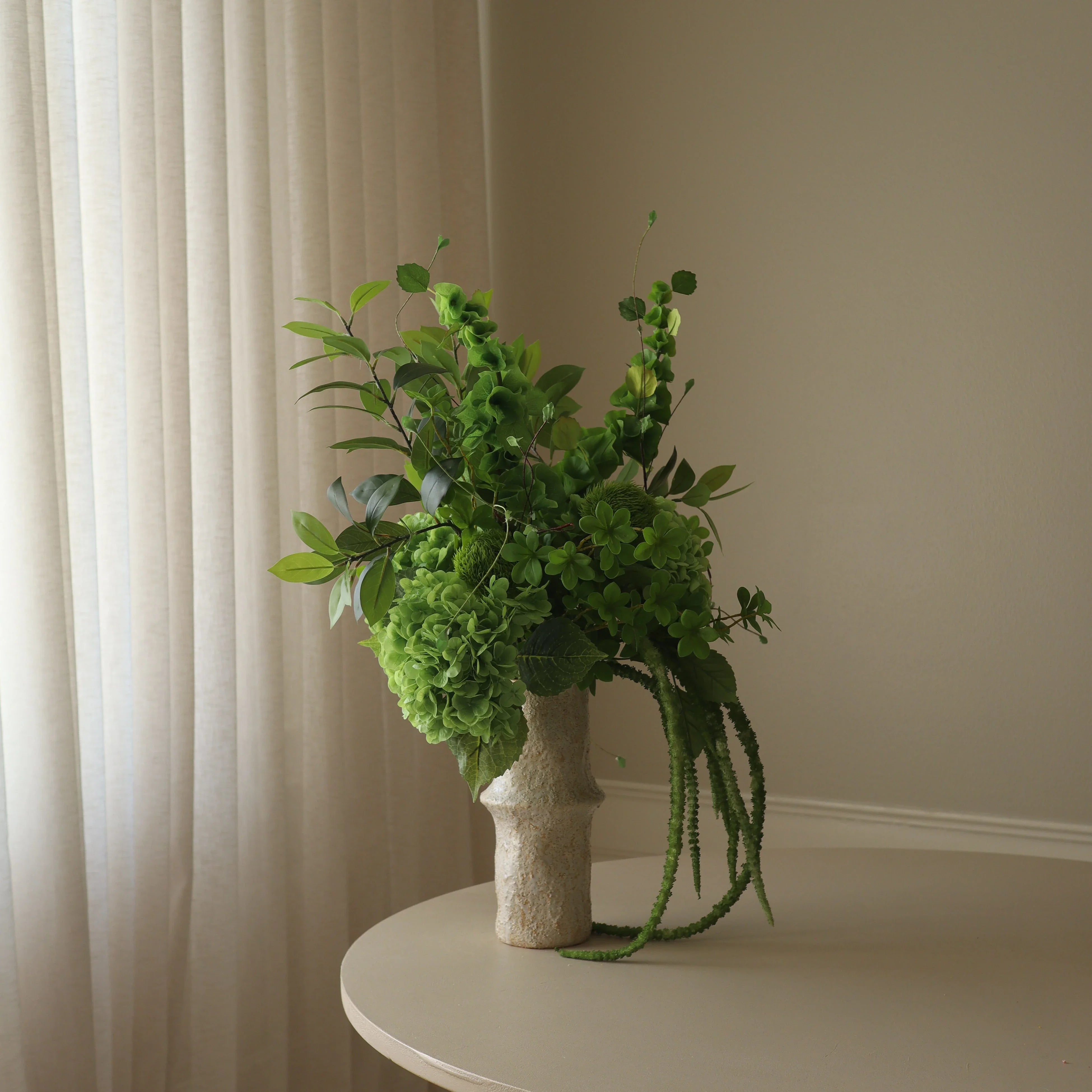 Verdant Muse — kunstbloemen boeket van Botane, detailfoto 3