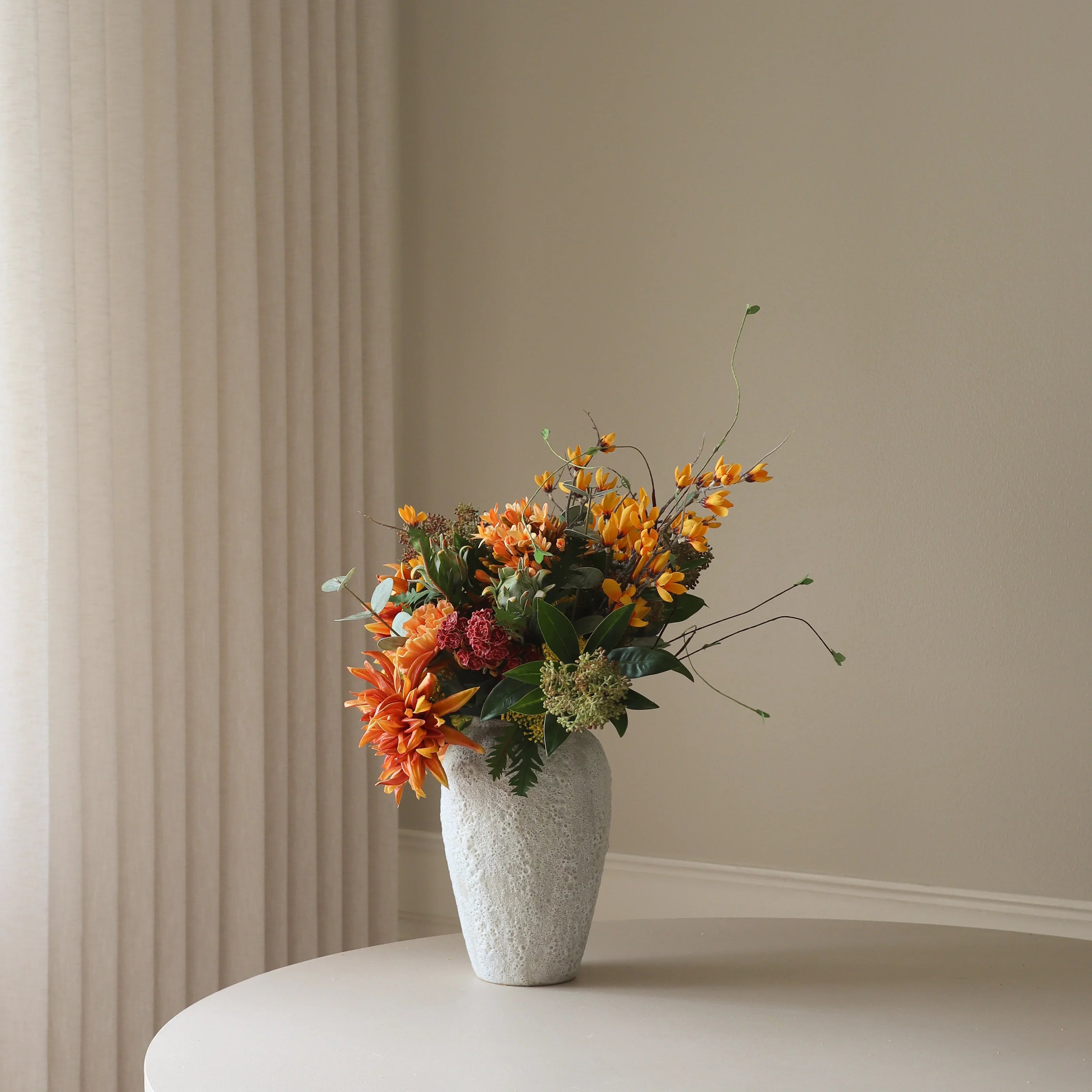Falling For Fall met vaas