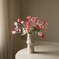 Pink Pursuit met vaas — kunstbloemen bundel van Botane