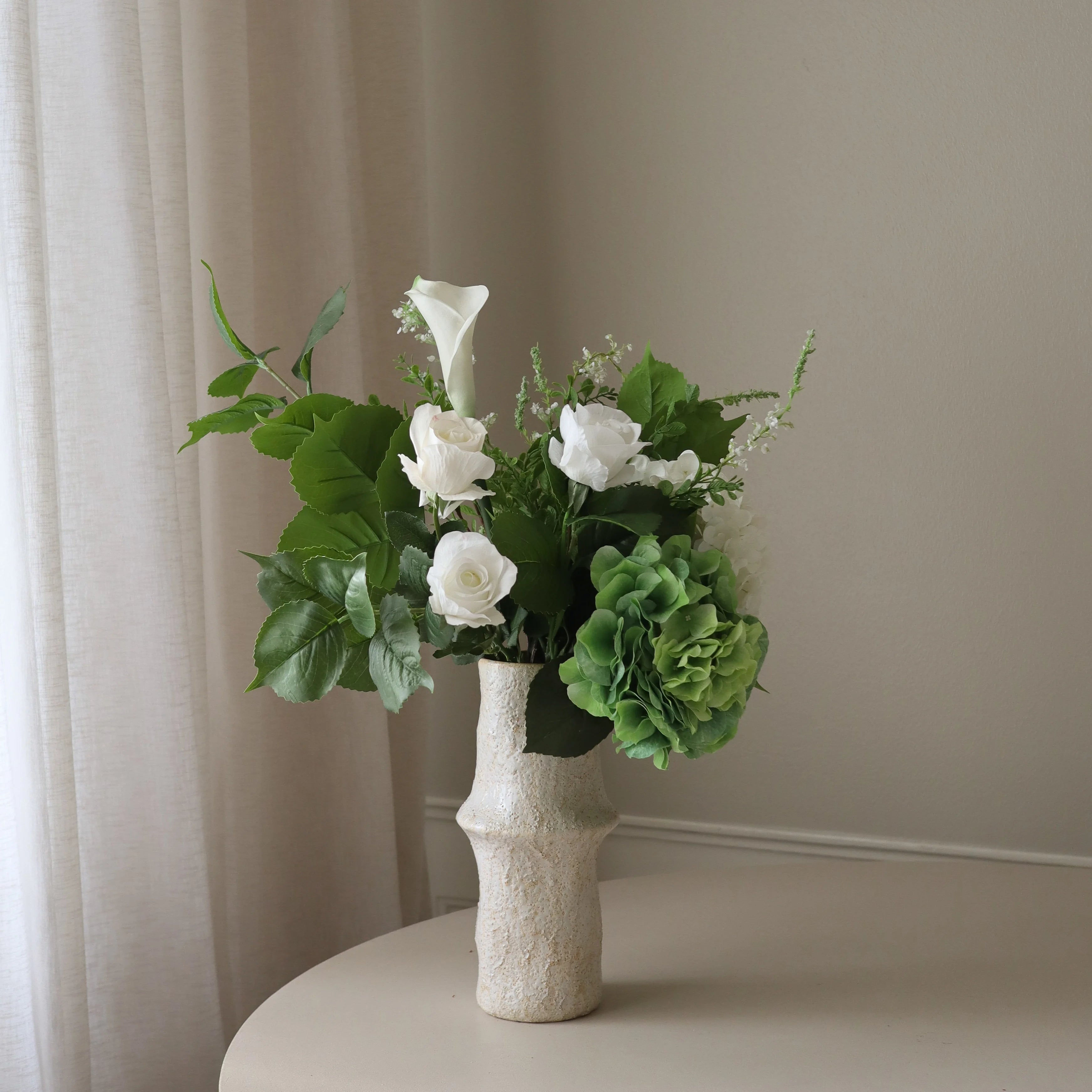 Calm Green — kunstbloemen boeket van Botane, detailfoto 2