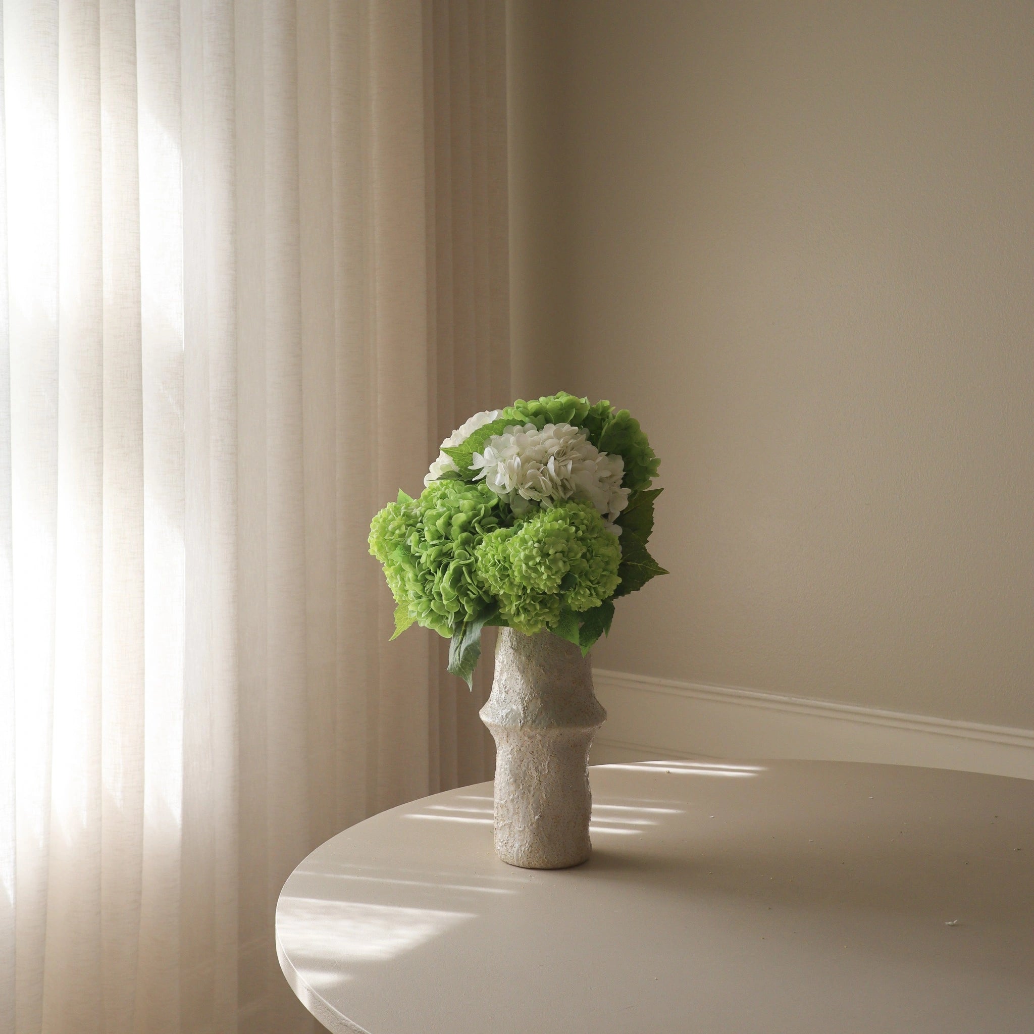 Shades of Green — kunstbloemen boeket van Botane, detailfoto 3