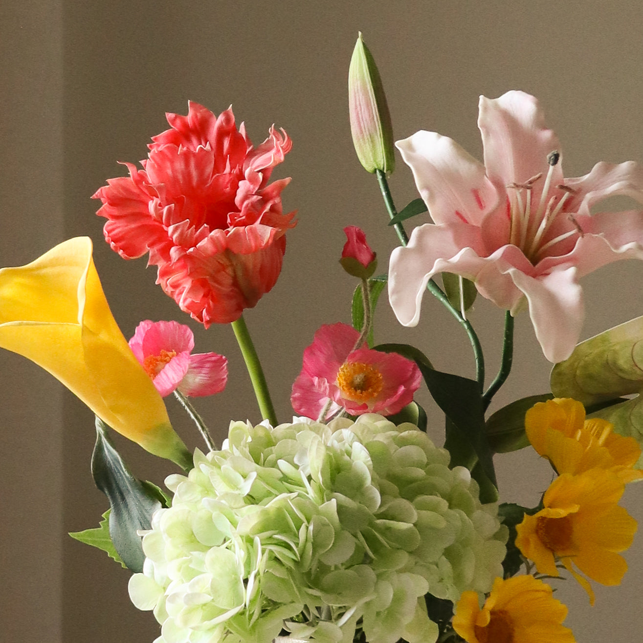 Hot Springs — kunstbloemen boeket van Botane, detailfoto 2