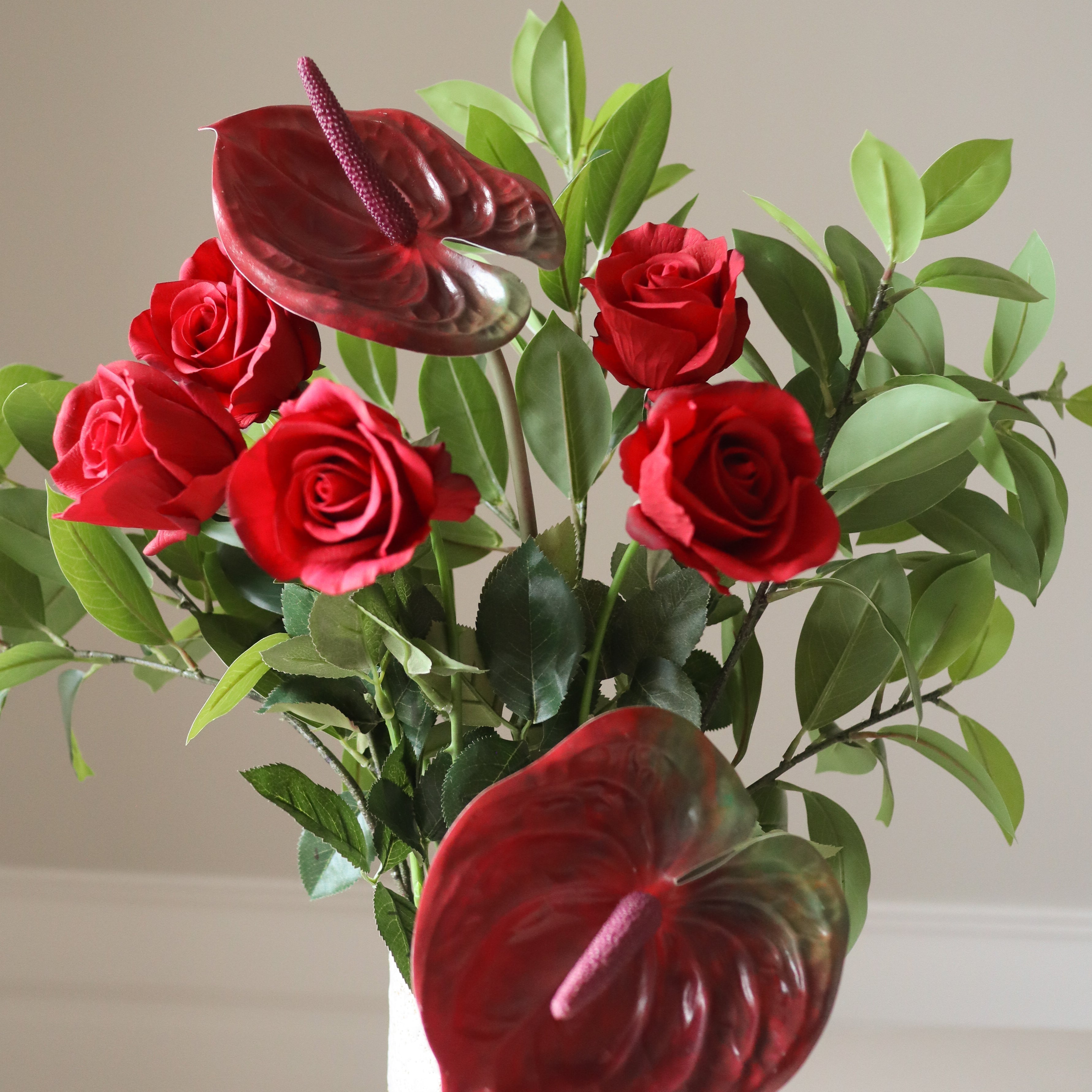 Pigment Of Passion — kunstbloemen boeket van Botane, detailfoto 2