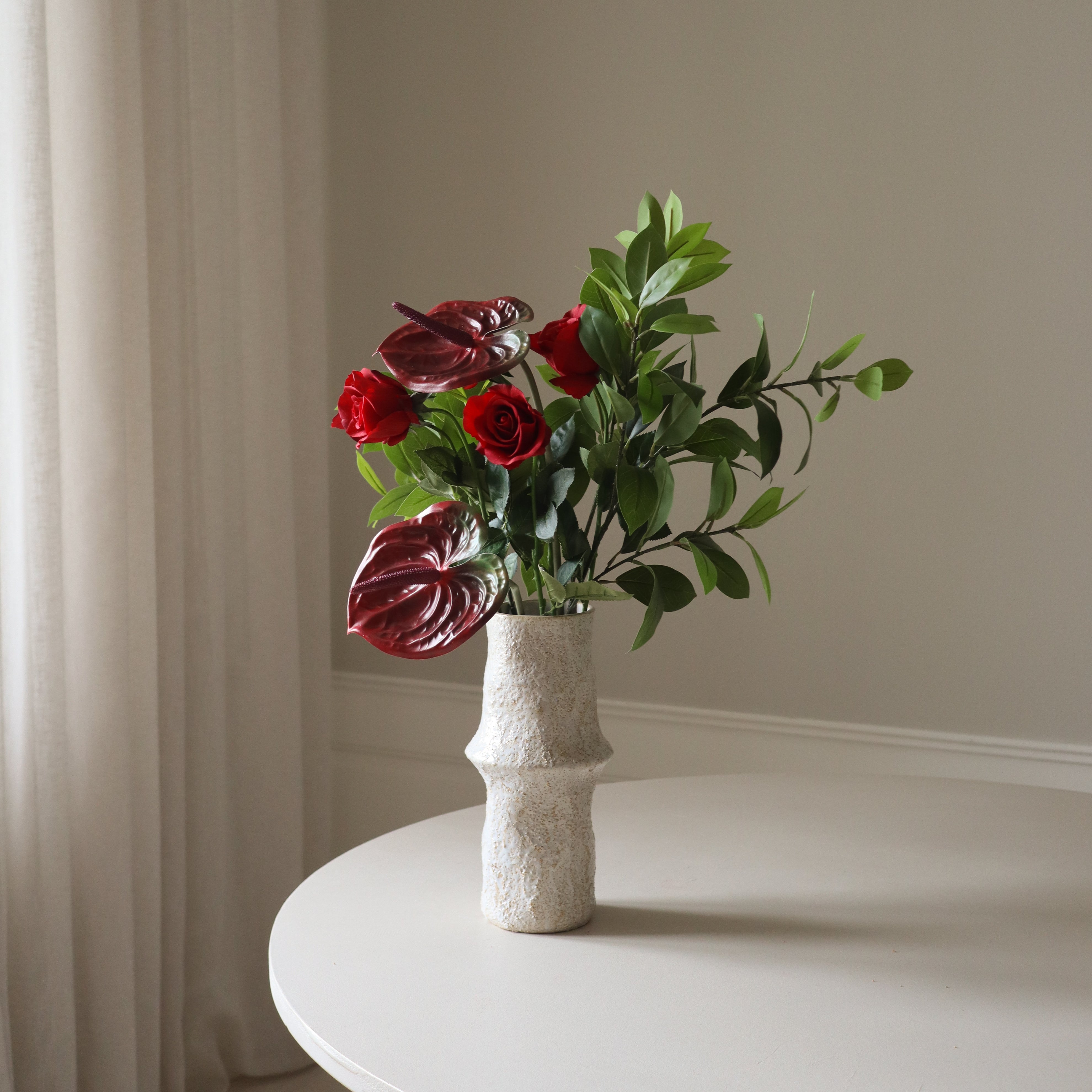 Pigment Of Passion met vaas — kunstbloemen bundel van Botane, detailfoto 3