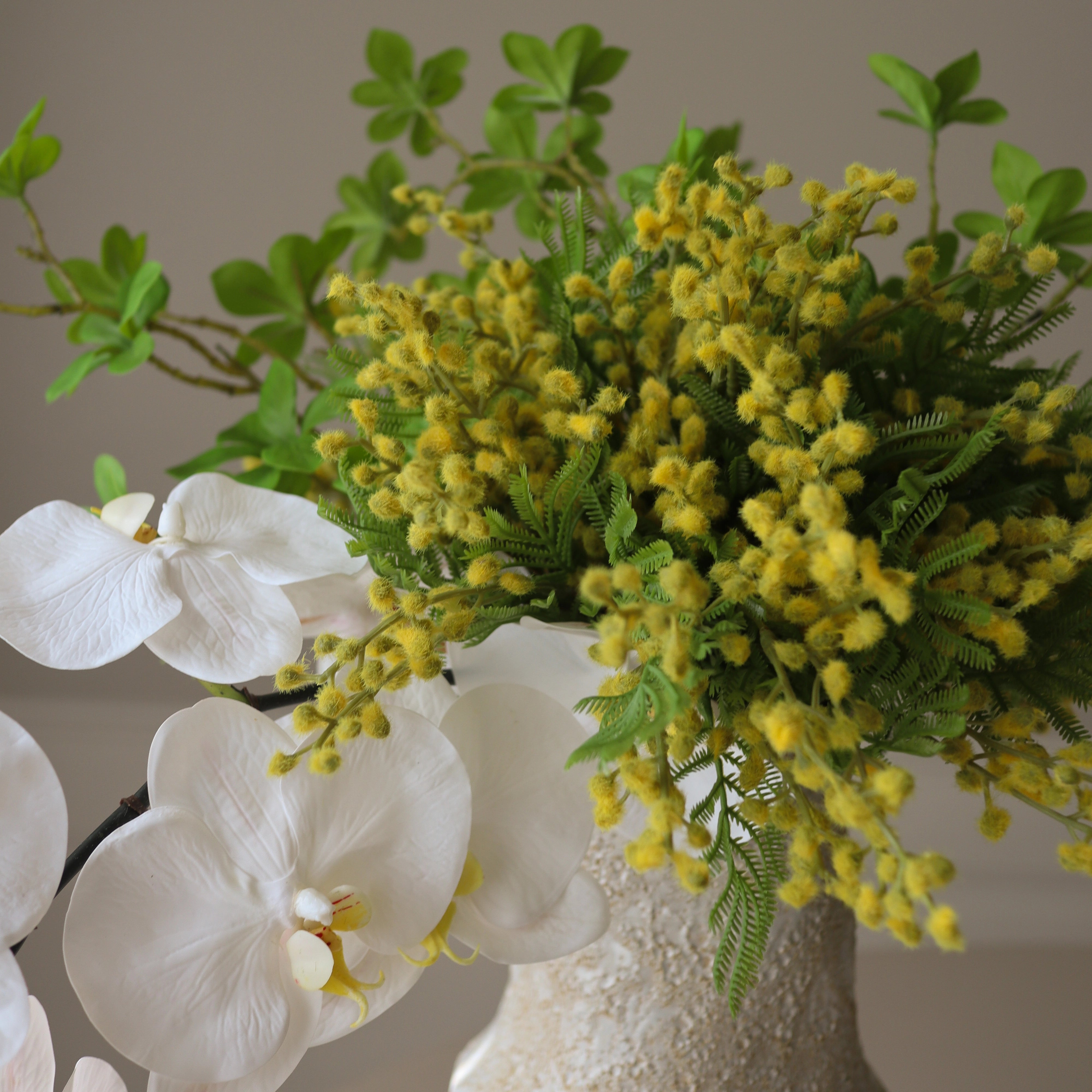 Triumph Of Light — kunstbloemen boeket van Botane, detailfoto 2