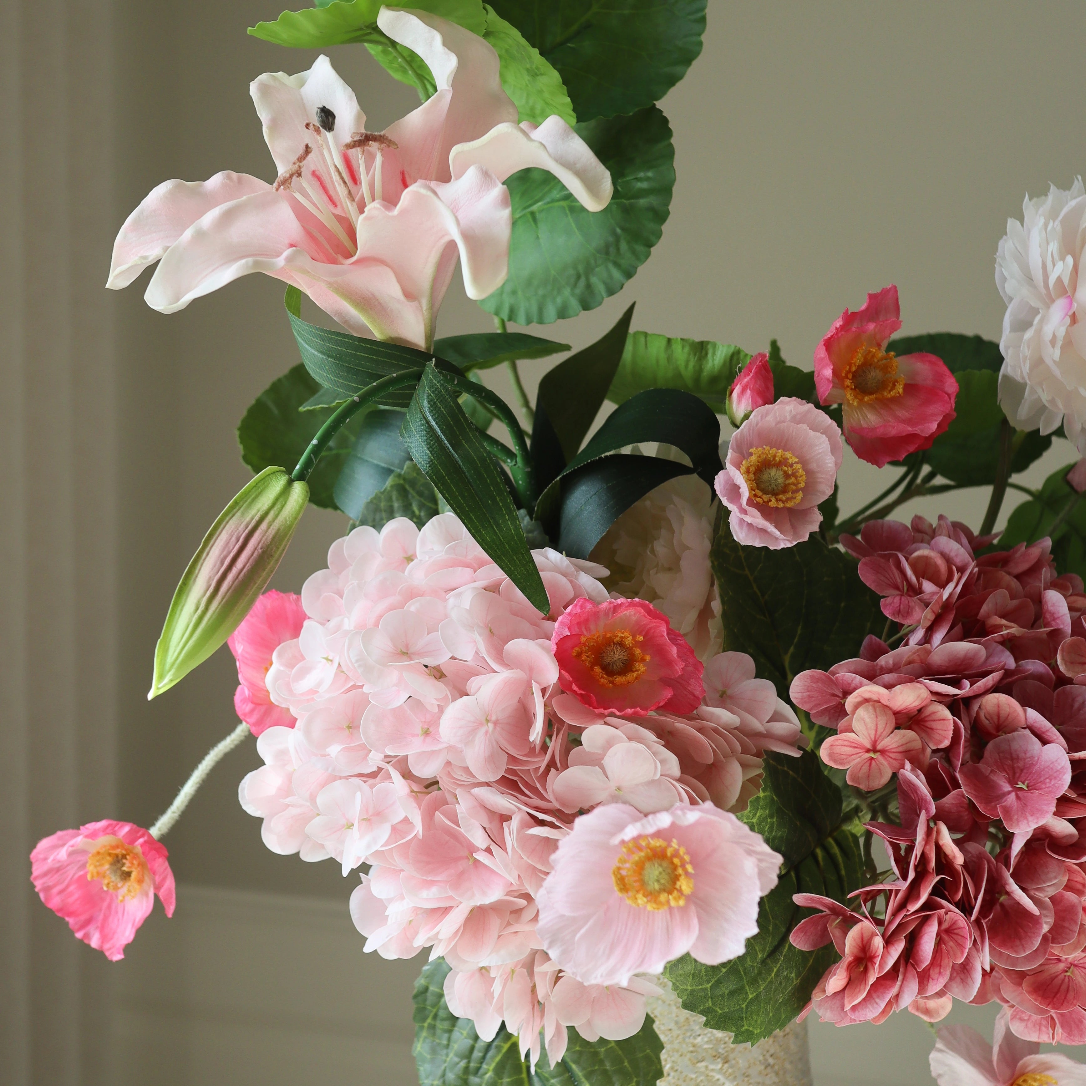 Perfect Pinks — kunstbloemen boeket van Botane, detailfoto 2