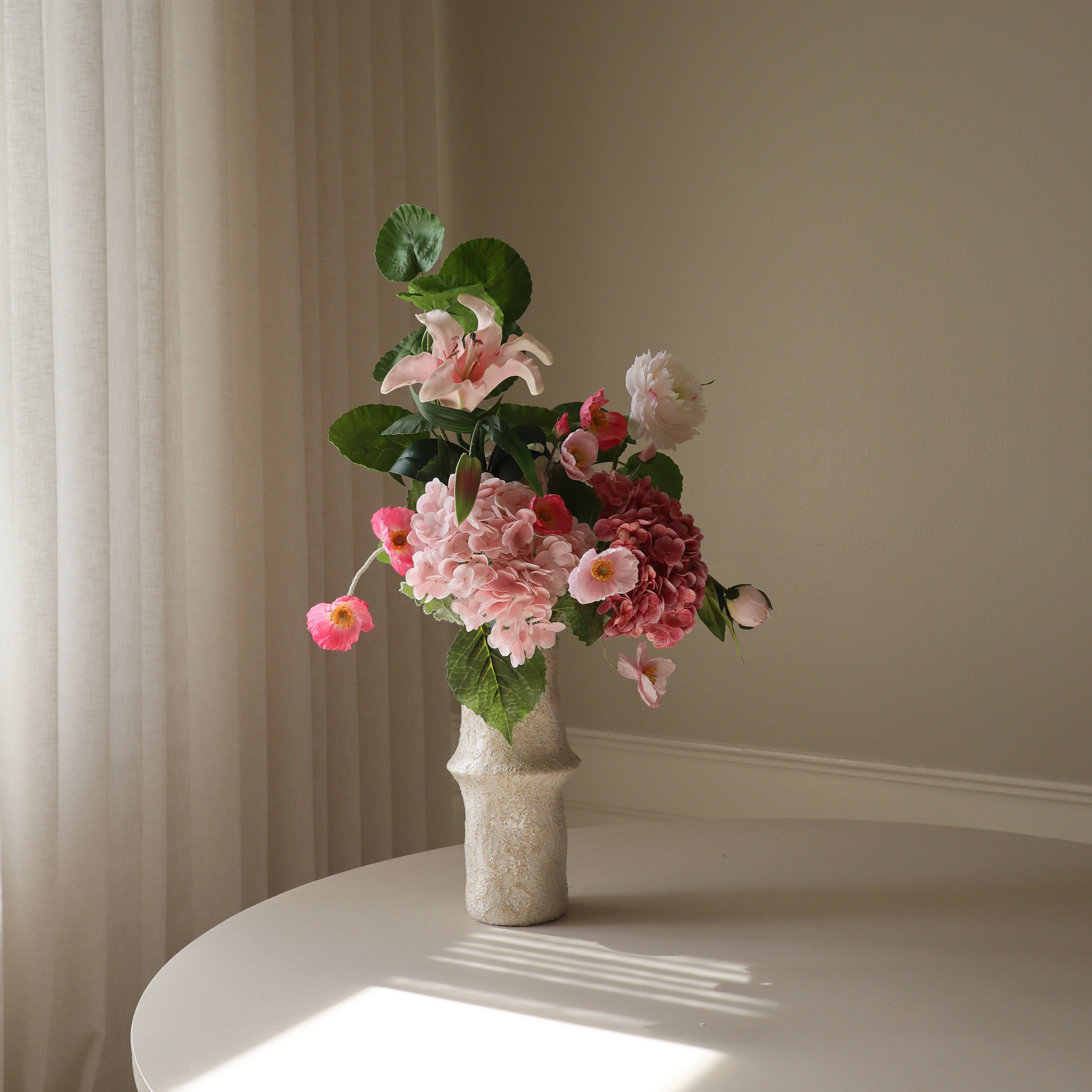 Perfect Pinks met vaas — kunstbloemen bundel van Botane, detailfoto 3