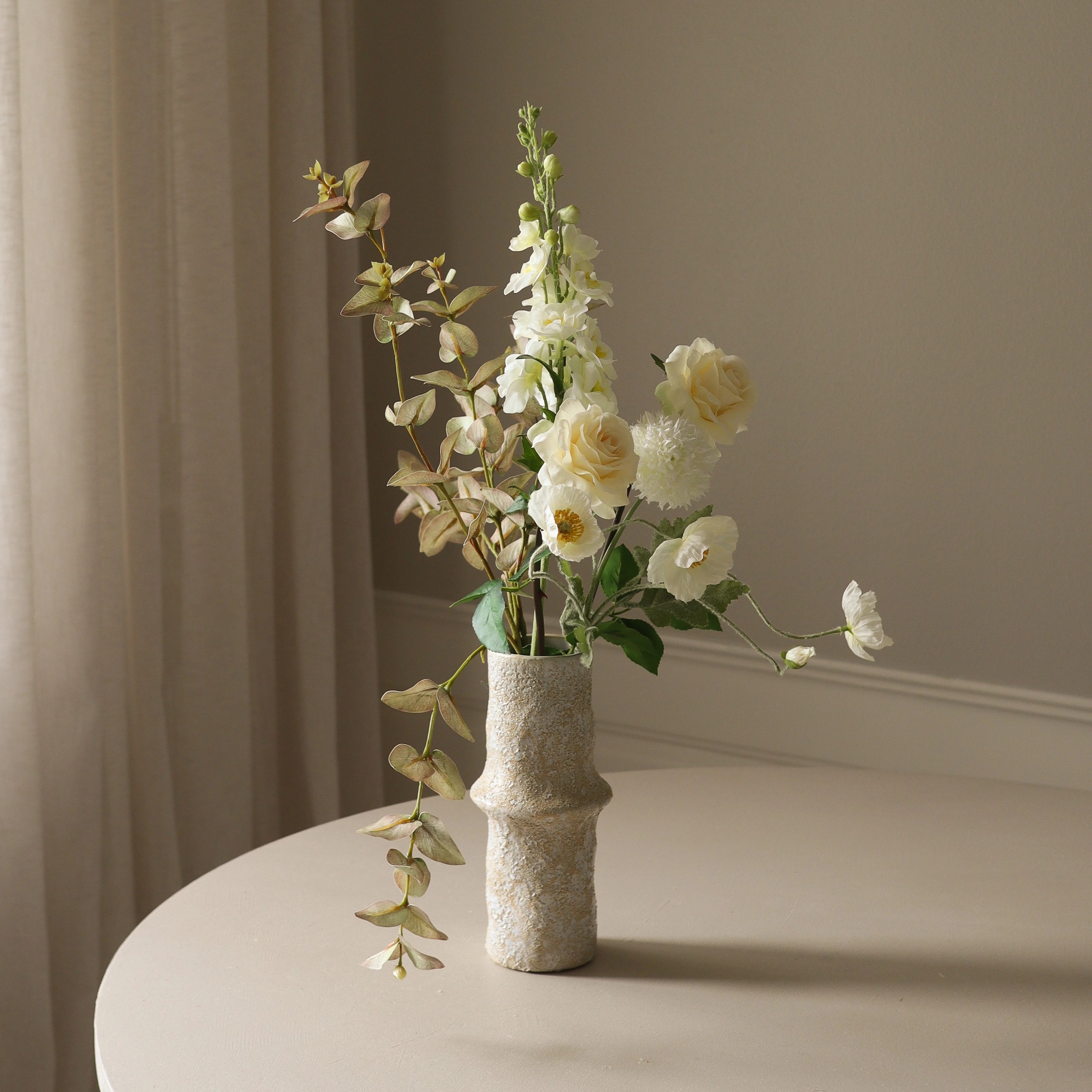 White Silk — kunstbloemen boeket van Botane, detailfoto 3