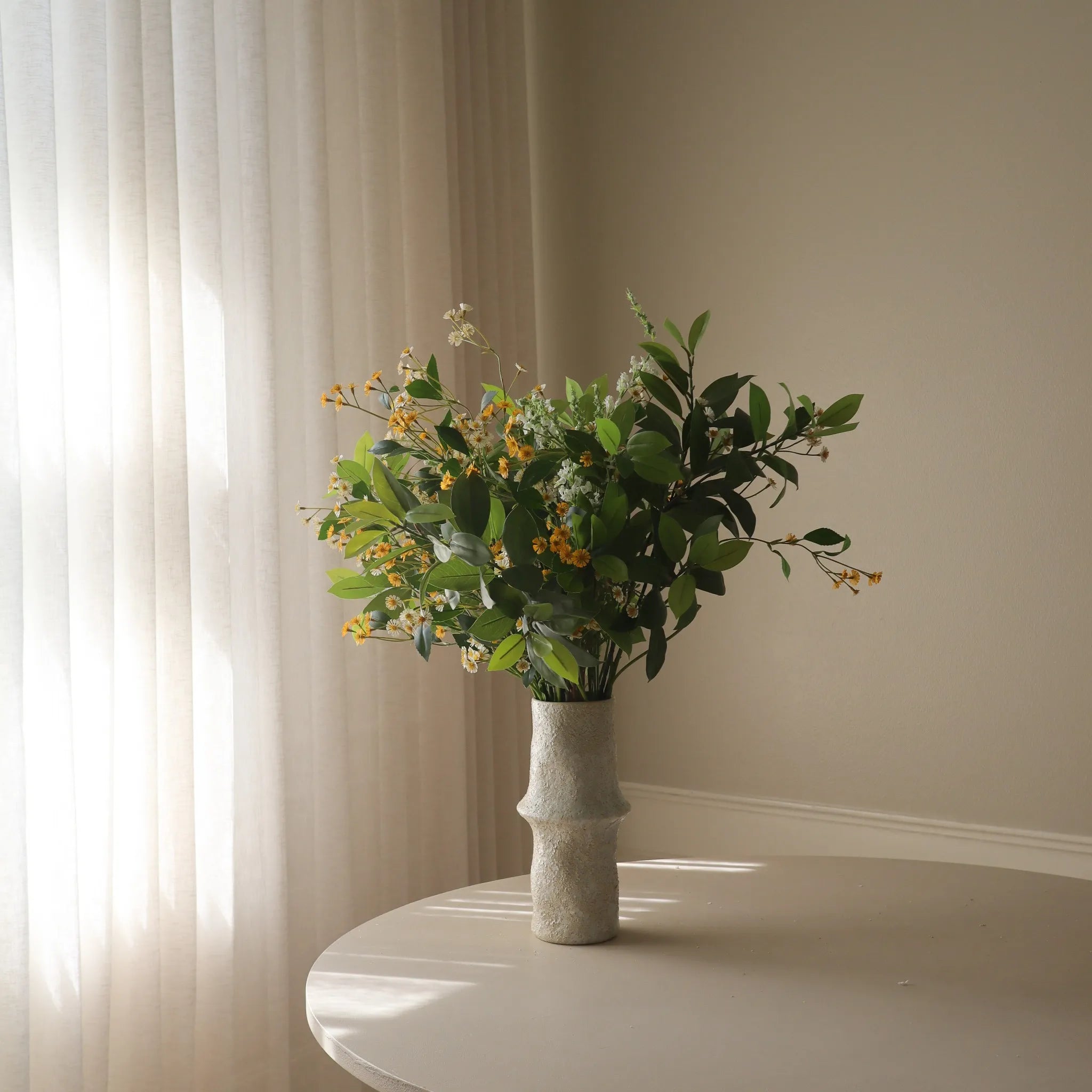 Daisy Field met vaas — kunstbloemen bundel van Botane, detailfoto 3