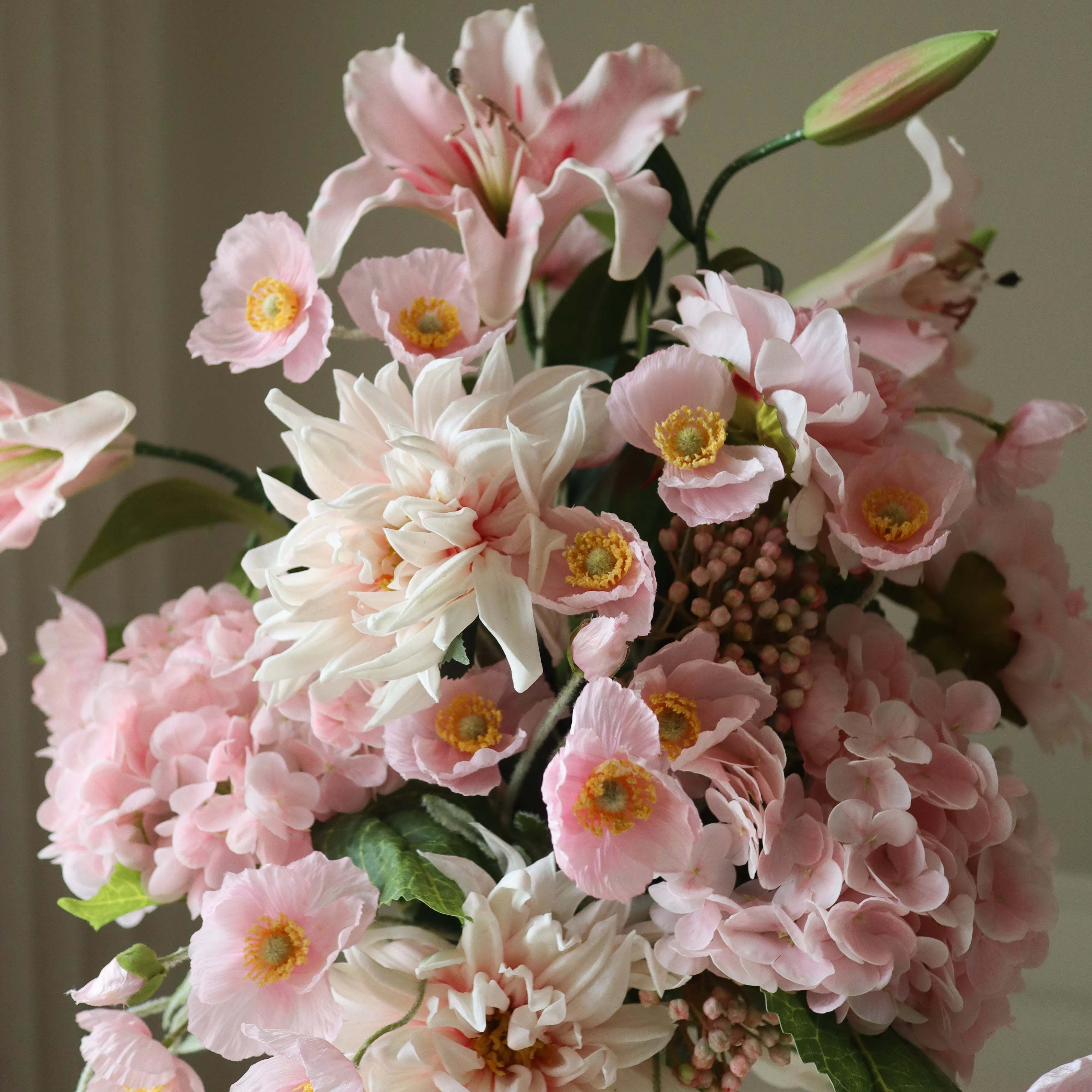 Bubblegum — kunstbloemen boeket van Botane, detailfoto 2