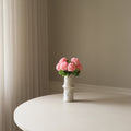 Pink Mini Snowball Hydrangea Bouquet met vaas — kunstbloemen bundel van Botane