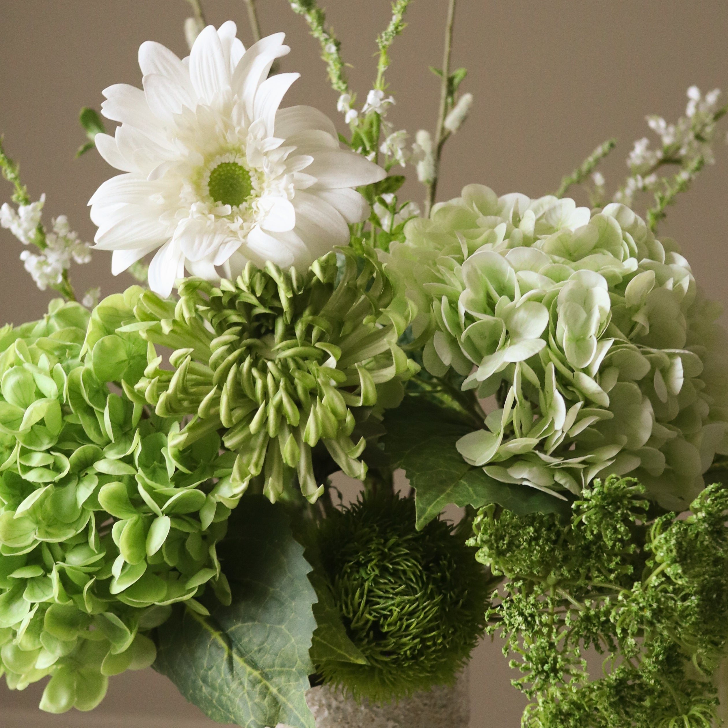 Meadow Harmony — kunstbloemen boeket van Botane, detailfoto 2