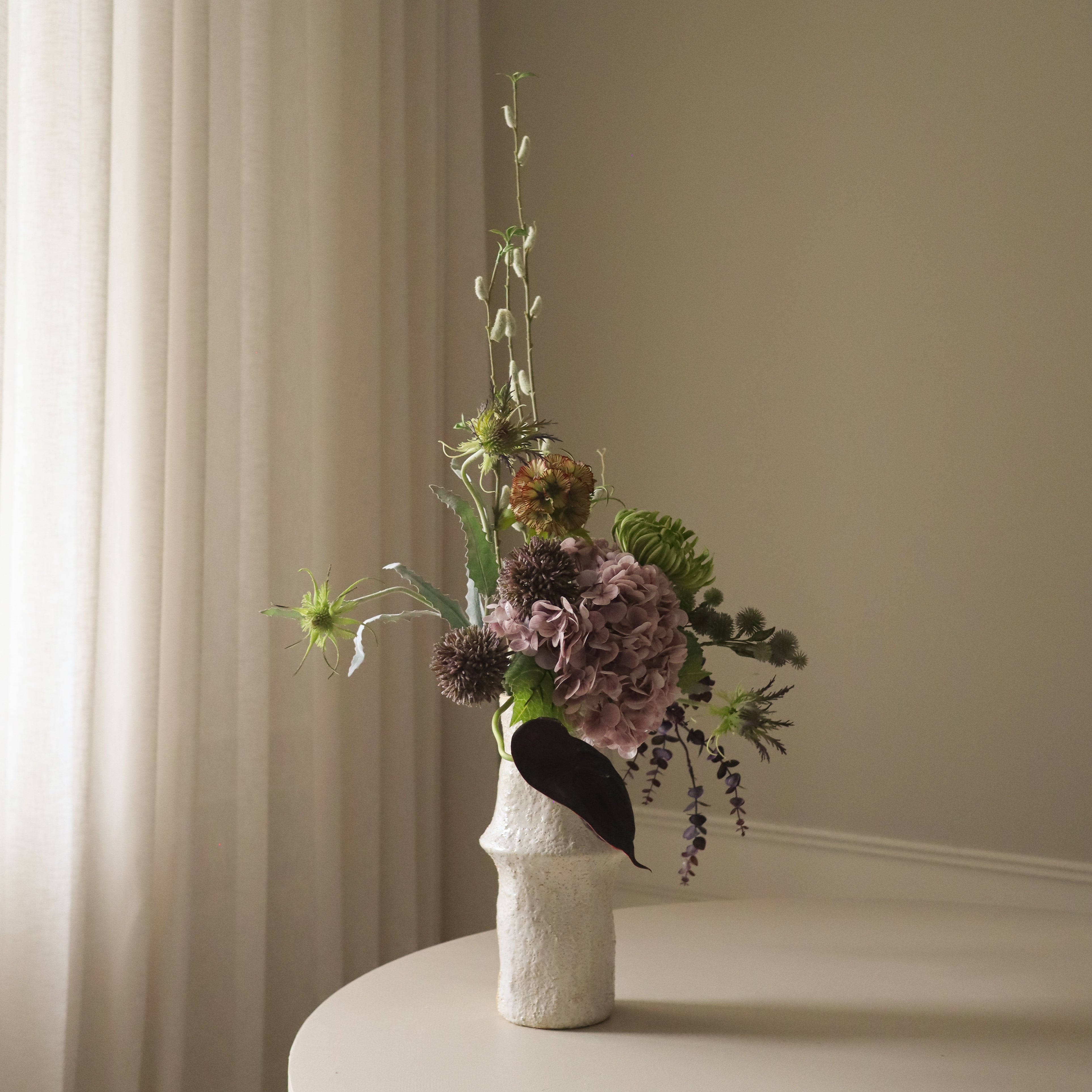 Enchanted Woodland — kunstbloemen boeket van Botane, detailfoto 3
